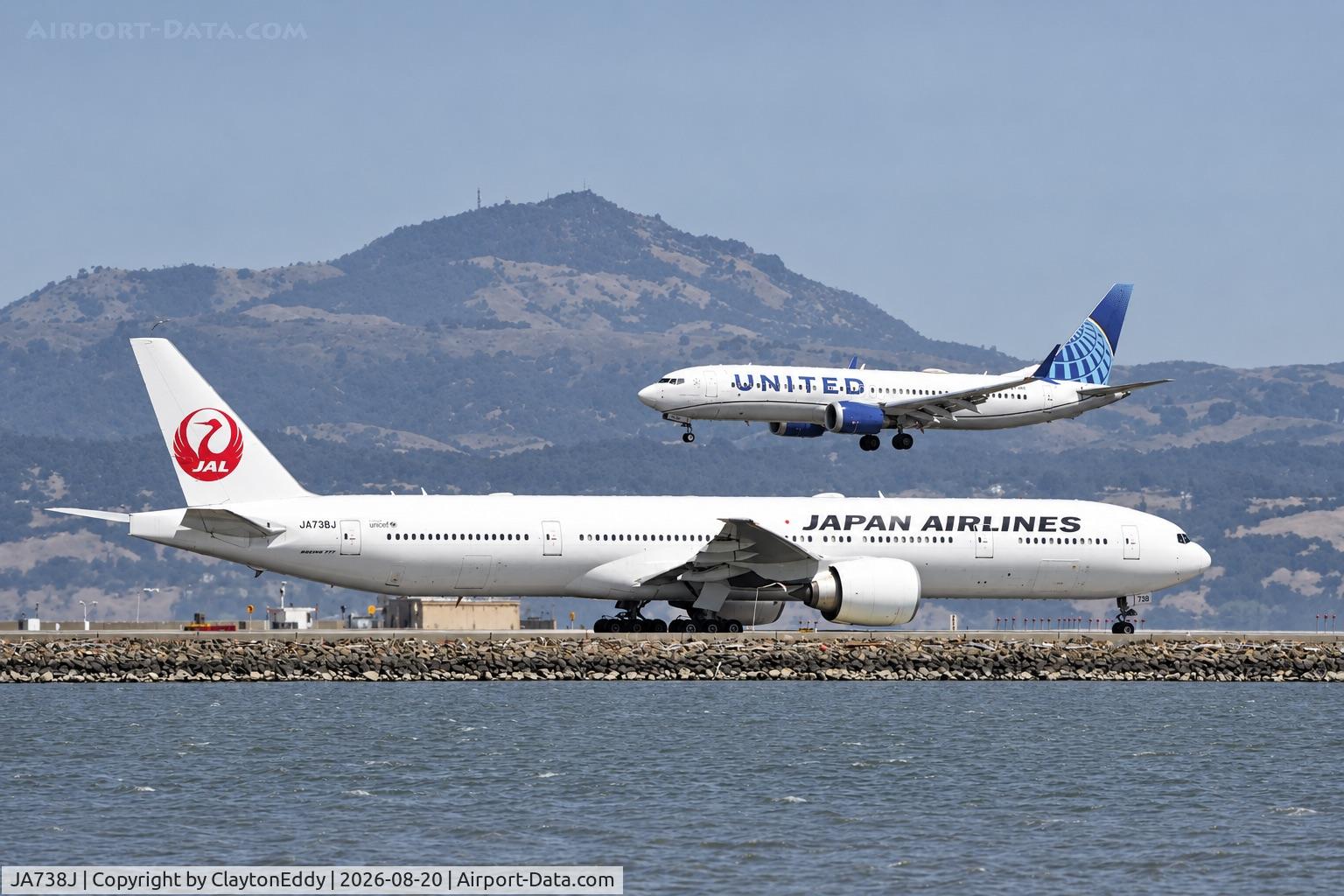Aircraft JA738J, 2008 Boeing 777-346/ER, c/n 32436, SFO 2026, photo by ClaytonEddy