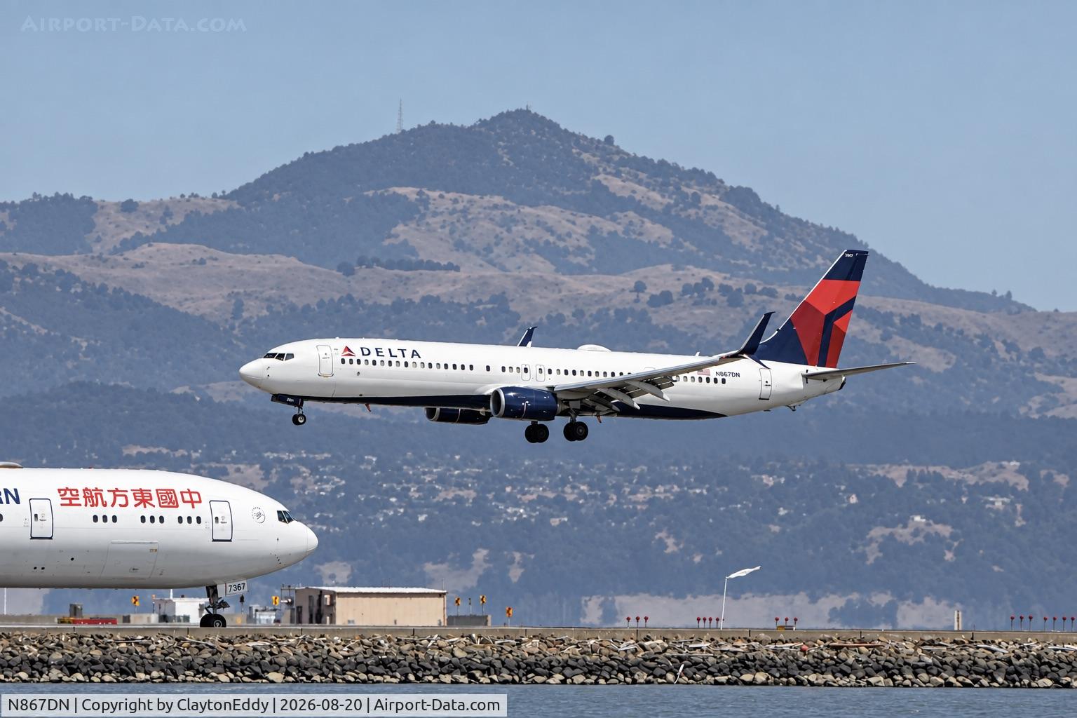Aircraft N867DN, 2016 Boeing 737-932/ER, c/n 31979 l/n 6139, SFO 2026, photo by ClaytonEddy