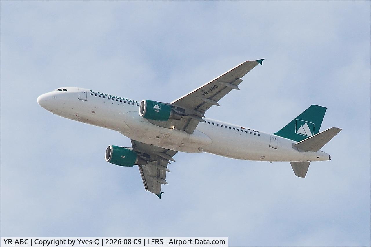 Aircraft YR-ABC, 2008 Airbus A320-200, c/n 3729, Airbus A320-200, Climbing from rwy 03, Nantes-Atlantique airport (LFRS-NTE), at LFRS, photo by Yves-Q