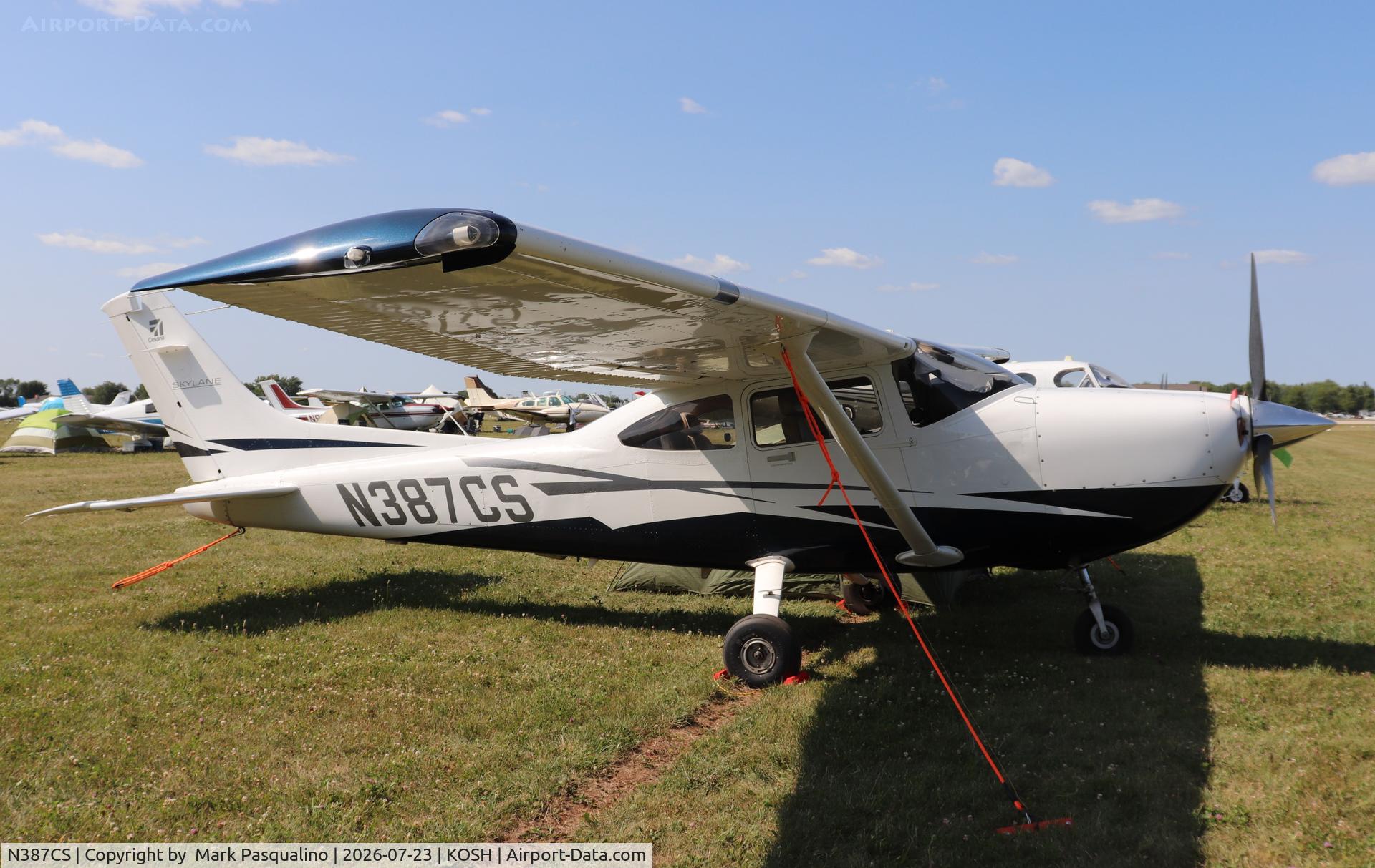 Aircraft N387CS, Cessna 182T Skylane, c/n 18282287, Cessna 182T, at KOSH, photo by Mark Pasqualino