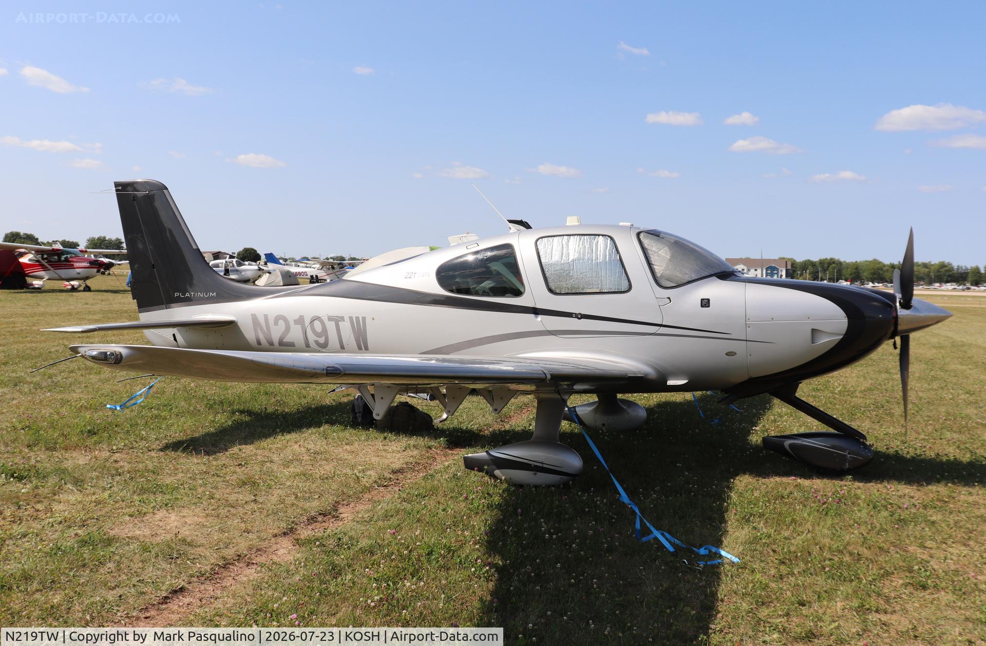 Aircraft N219TW, 2014 Cirrus SR22T, c/n 0862, Cirrus SR22T, at KOSH, photo by Mark Pasqualino