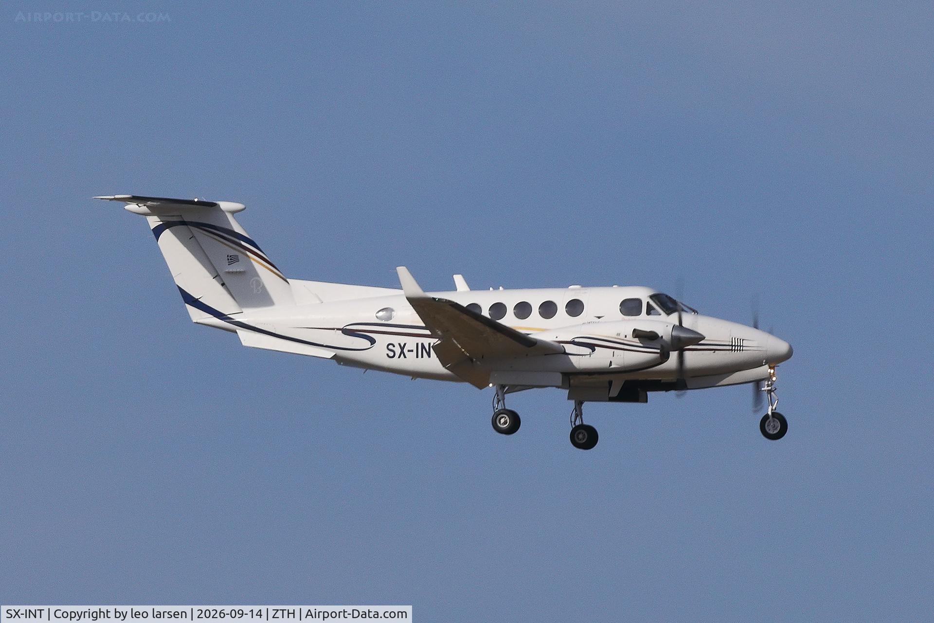 Aircraft SX-INT, 2006 Beech King Air 200, c/n BB-1935, Zakynthos 14.9.2026, at ZTH, photo by leo larsen