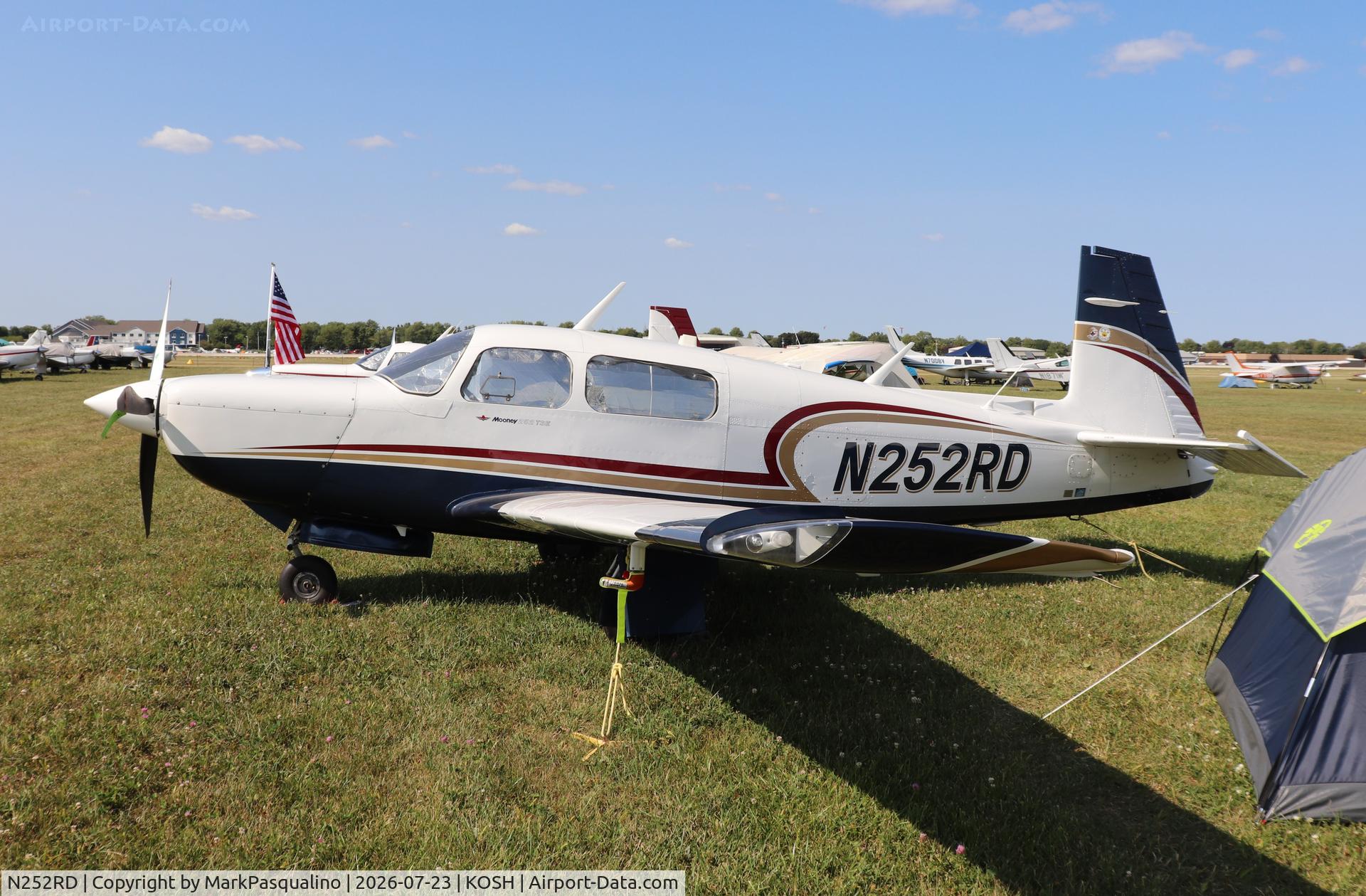 Aircraft N252RD, Mooney M20K, c/n 25-1154, Mooney M20K, at KOSH, photo by MarkPasqualino
