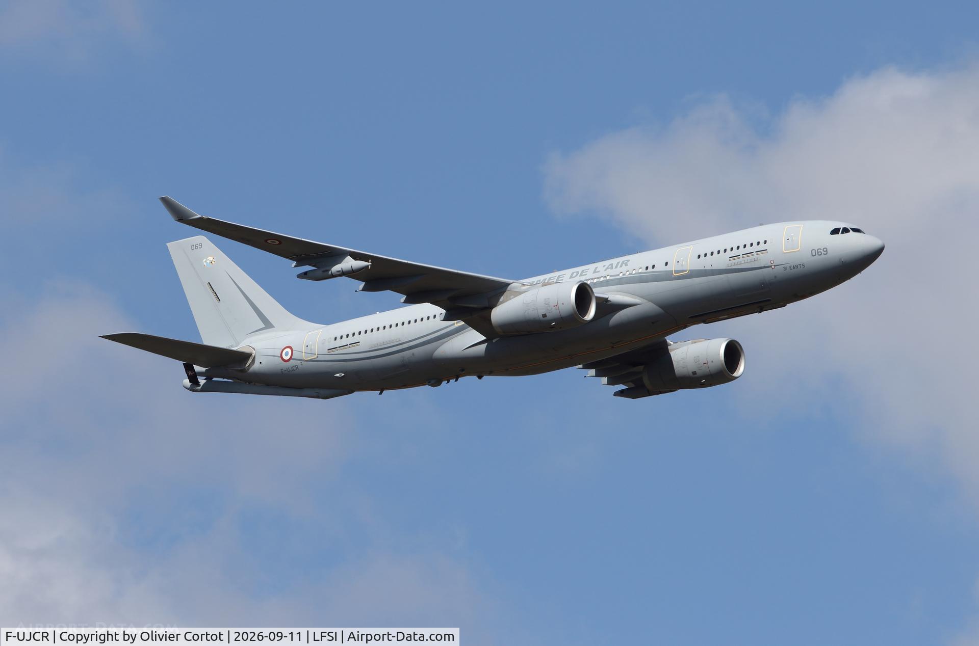 Aircraft F-UJCR, 2022 Airbus A330-243MRTT, c/n 2015, 2026 airshow, at LFSI, photo by Olivier Cortot