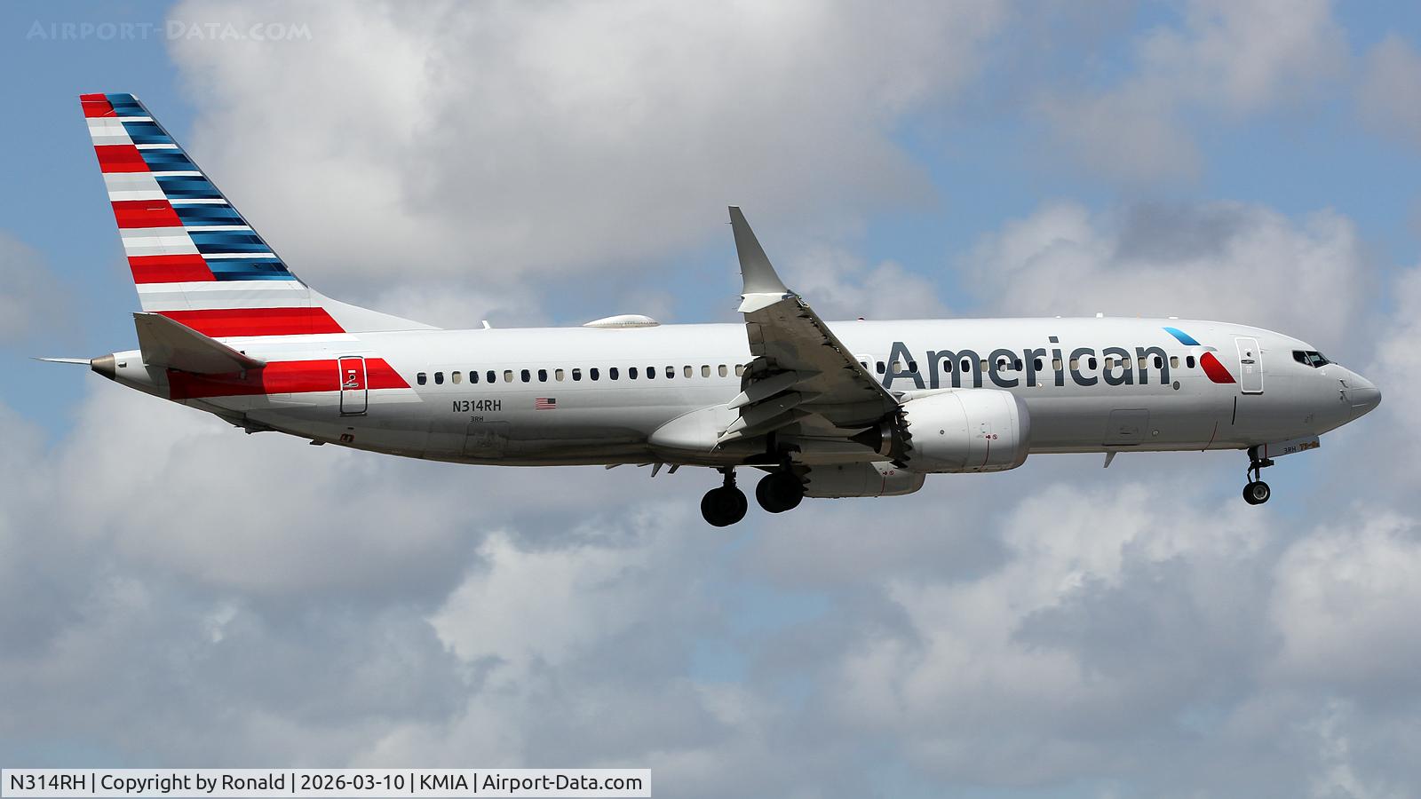 Aircraft N314RH, 2018 Boeing 737-8 MAX, c/n 44455 l/n 6884, at mia, at KMIA, photo by Ronald