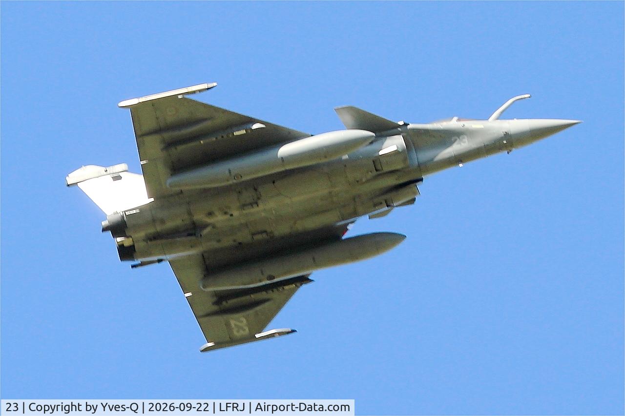 Aircraft 23, Dassault Rafale M, c/n 23, Dassault Rafale M, Climbing from rwy 08, Landivisiau naval air base (LFRJ-LDV), at LFRJ, photo by Yves-Q