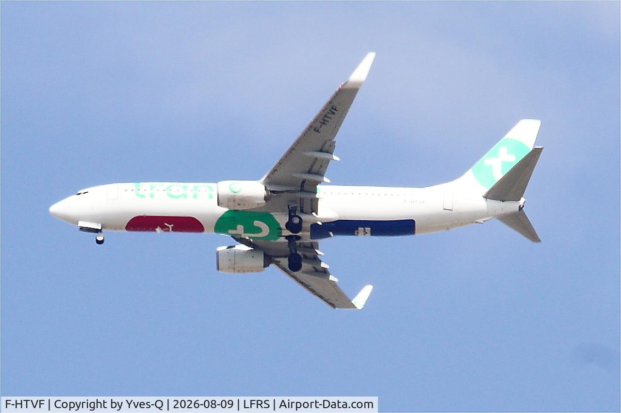 Aircraft F-HTVF, 2017 Boeing 737-8K2, c/n 62160, Boeing 737-8K2, long approach rwy 21, Nantes-Atlantique airport (LFRS-NTE), at LFRS, photo by Yves-Q