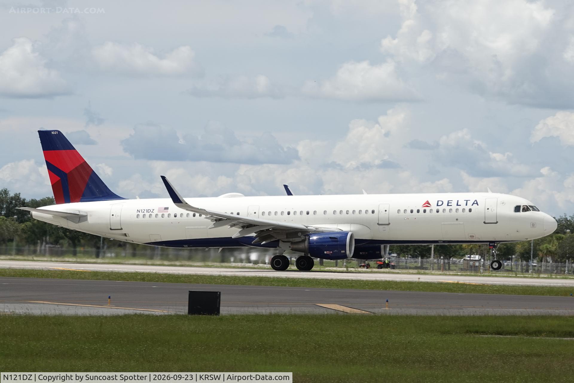 Aircraft N121DZ, 2014 Airbus A321-231, c/n 6401, Delta 2400 departs Southwest Florida International Airport enroute to Minneapolis-St Paul International Airport, at KRSW, photo by Suncoast Spotter