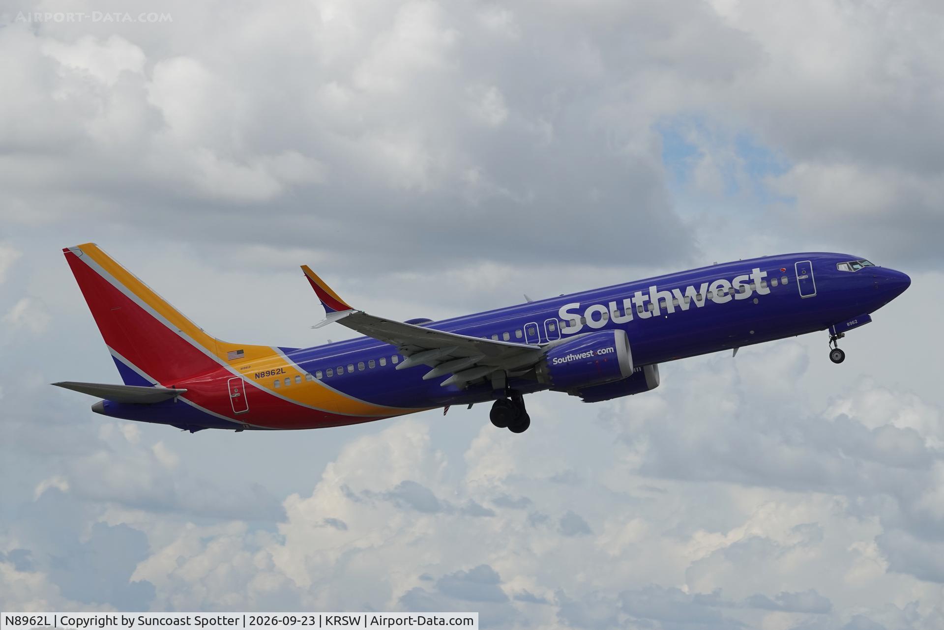 Aircraft N8962L, 2025 Boeing 737 MAX 8, c/n 68925 l/n 9205, Southwest 1421 arrives at Southwest Florida International Airport following flight from Nashville International Airport, at KRSW, photo by Suncoast Spotter