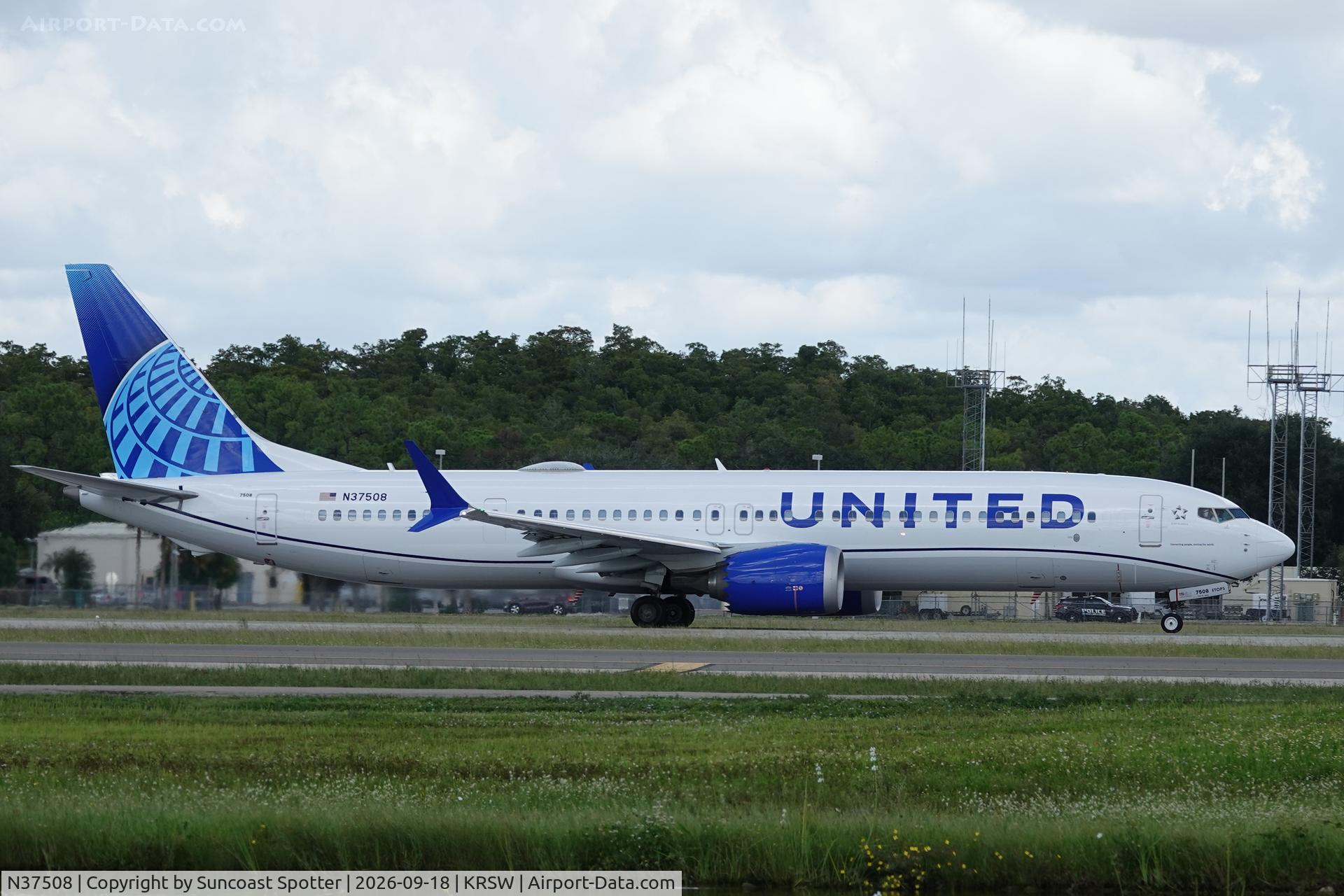Aircraft N37508, 2018 Boeing 737-9 MAX, c/n 43439, United 2494 departs Southwest Florida International Airport enroute to Chicago-O’Hare International Airport, at KRSW, photo by Suncoast Spotter
