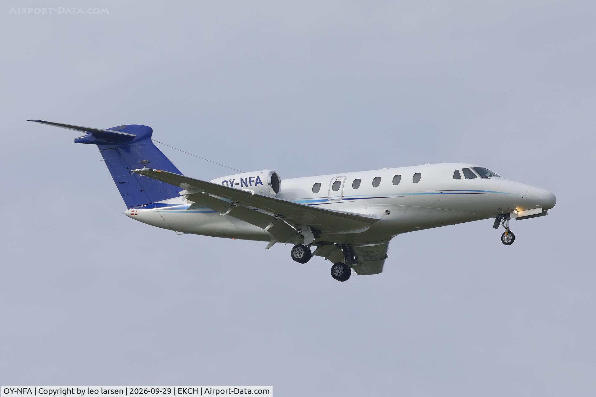 Aircraft OY-NFA, 1999 Cessna 650 Citation VII, c/n 650-7110, Copenhagen 29.9.2026, at EKCH, photo by leo larsen