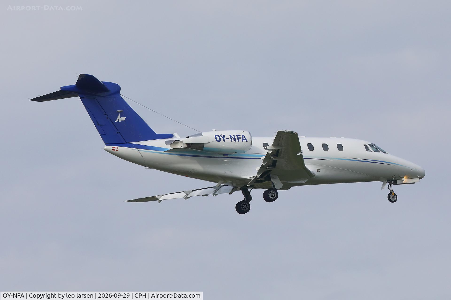Aircraft OY-NFA, 1999 Cessna 650 Citation VII, c/n 650-7110, Copenhagen 29.9.2026, at CPH, photo by leo larsen
