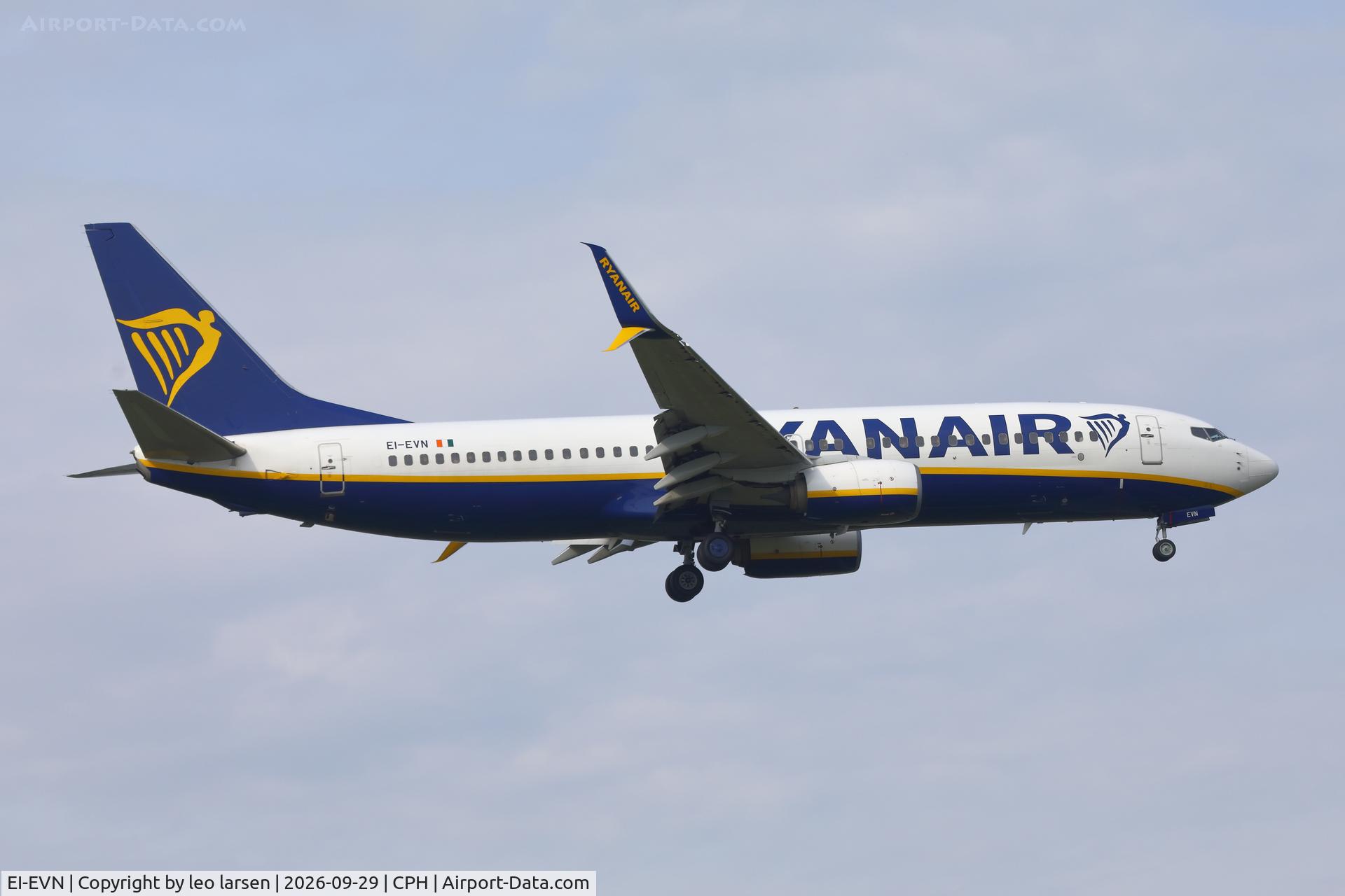 Aircraft EI-EVN, 2012 Boeing 737-8AS, c/n 40294 l/n 3992, Copenhagen 29.9.2026, at CPH, photo by leo larsen