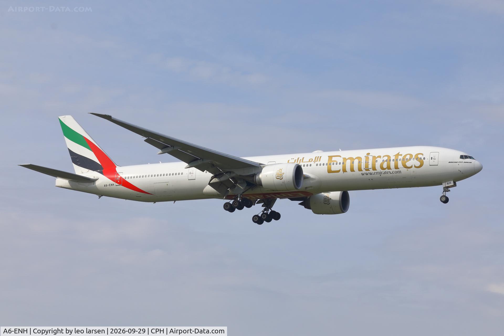 Aircraft A6-ENH, 2013 Boeing 777-31H/ER, c/n 41086 l/n 1080, Copenhagen 29.9.2026, at CPH, photo by leo larsen