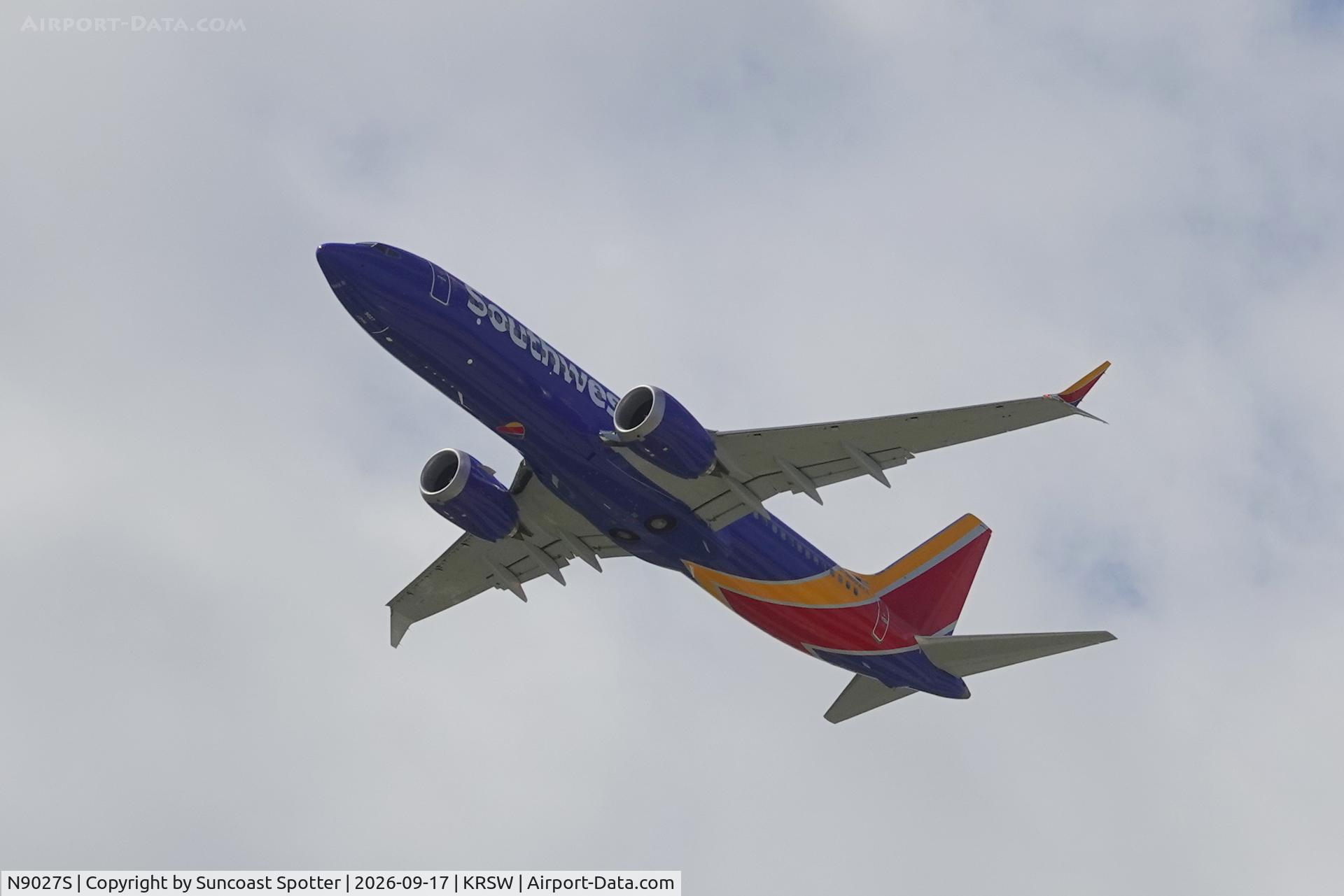Aircraft N9027S, 2026 Boeing 737 MAX 8, c/n 67335 l/n 9816, Southwest 4076 departs Southwest Florida International Airport enroute to Pittsburgh International Airport, at KRSW, photo by Suncoast Spotter