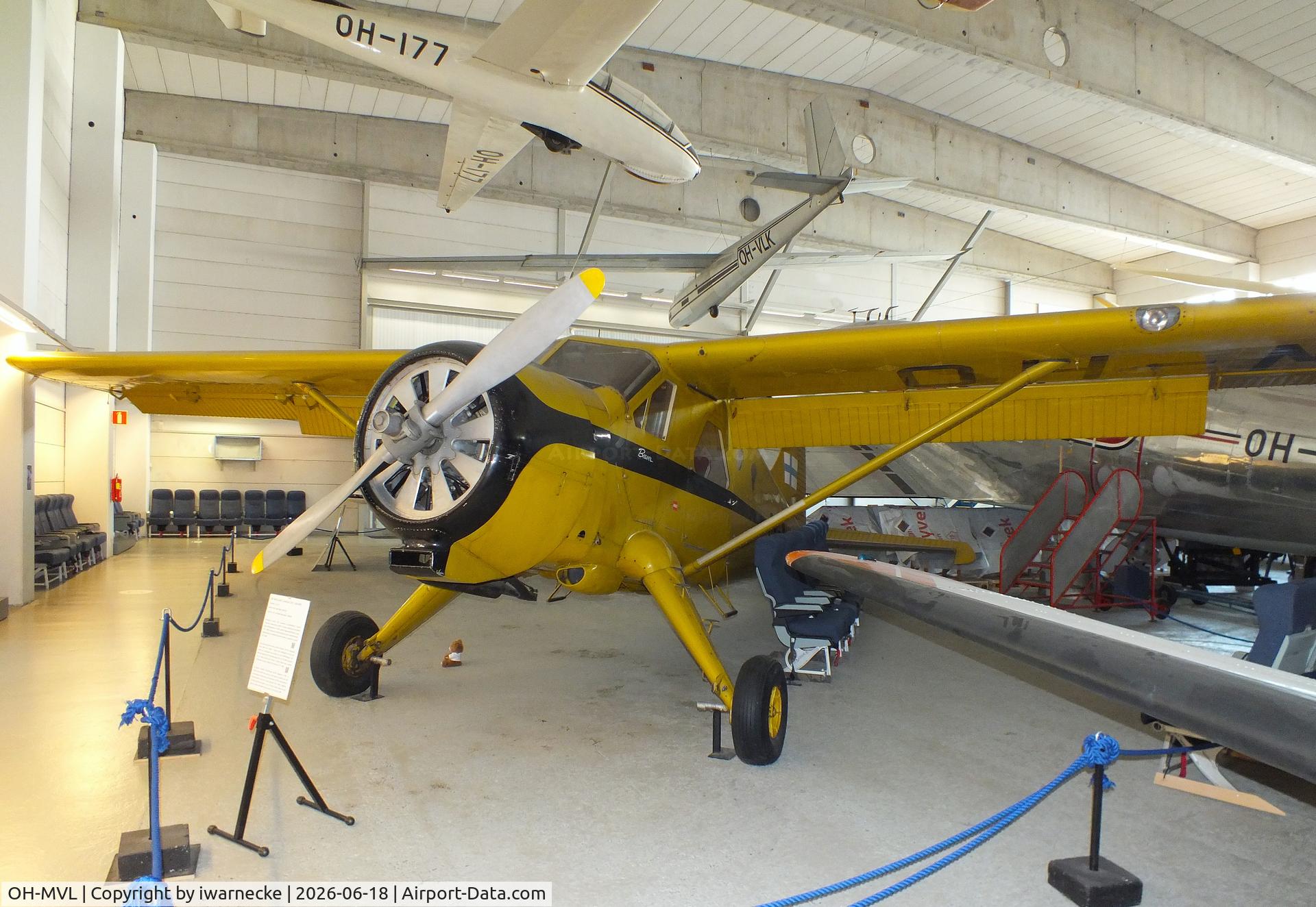 Aircraft OH-MVL, 1947 De Havilland Canada DHC-2 Beaver, c/n 141, De Havilland Canada DHC-2 Beaver at the Suomen Ilmailumuseo (Finnish Aviation Museum), Vantaa, photo by iwarnecke