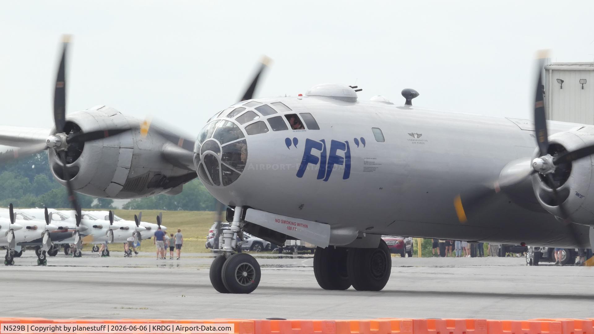 Aircraft N529B, 1944 Boeing B-29A-60-BN Superfortress, c/n 11547, Fifi, at KRDG, photo by planestuff