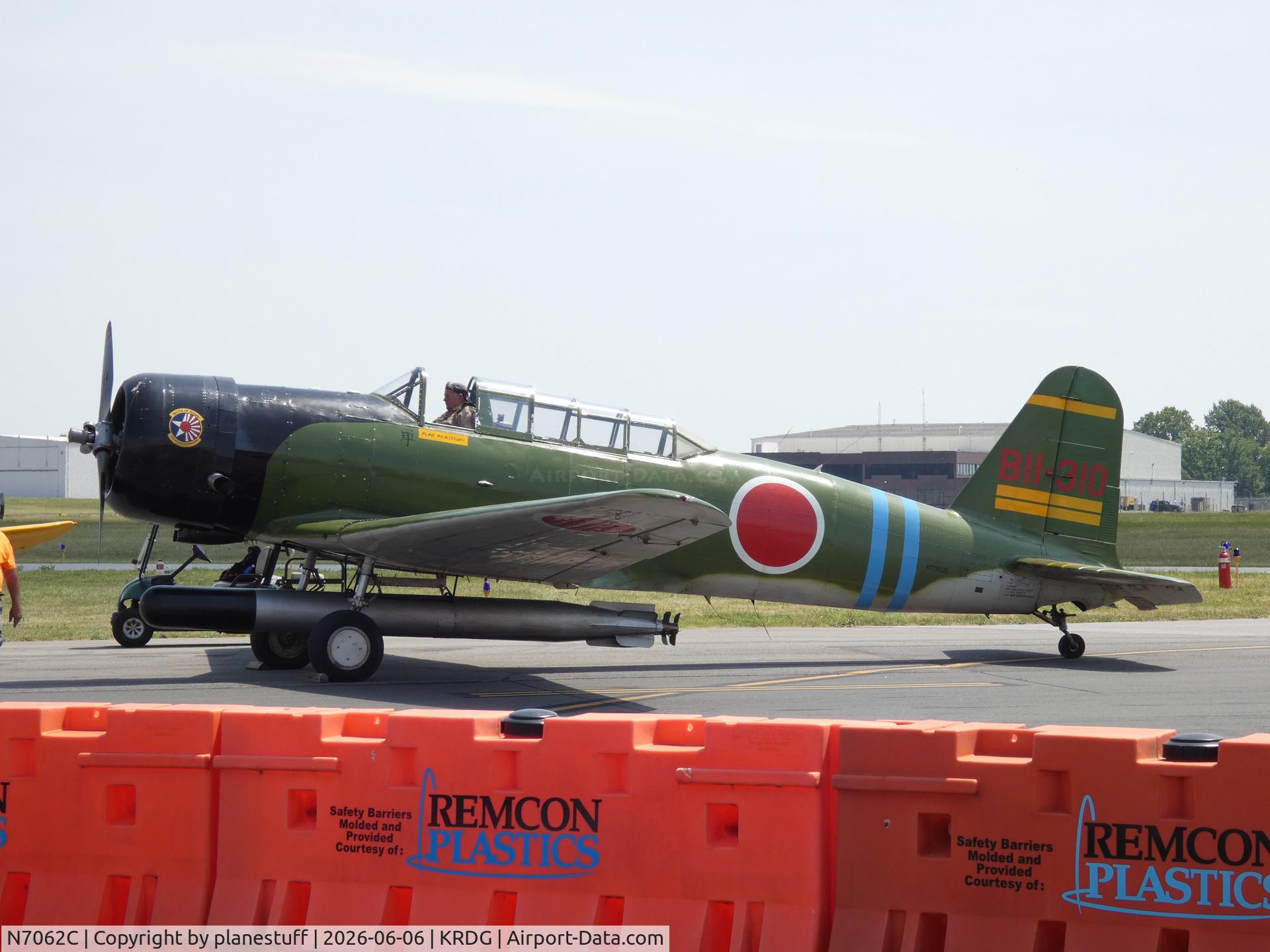 Aircraft N7062C, 1943 North American SNJ-4 Texan, c/n 88-13171, WWII Weekend 2026, at KRDG, photo by planestuff