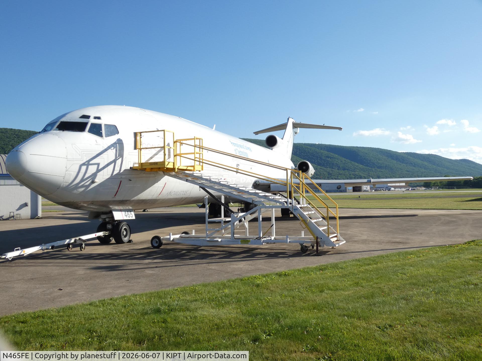 Aircraft N465FE, 1976 Boeing 727-225, c/n 21289, First 727 I've seen, at KIPT, photo by planestuff