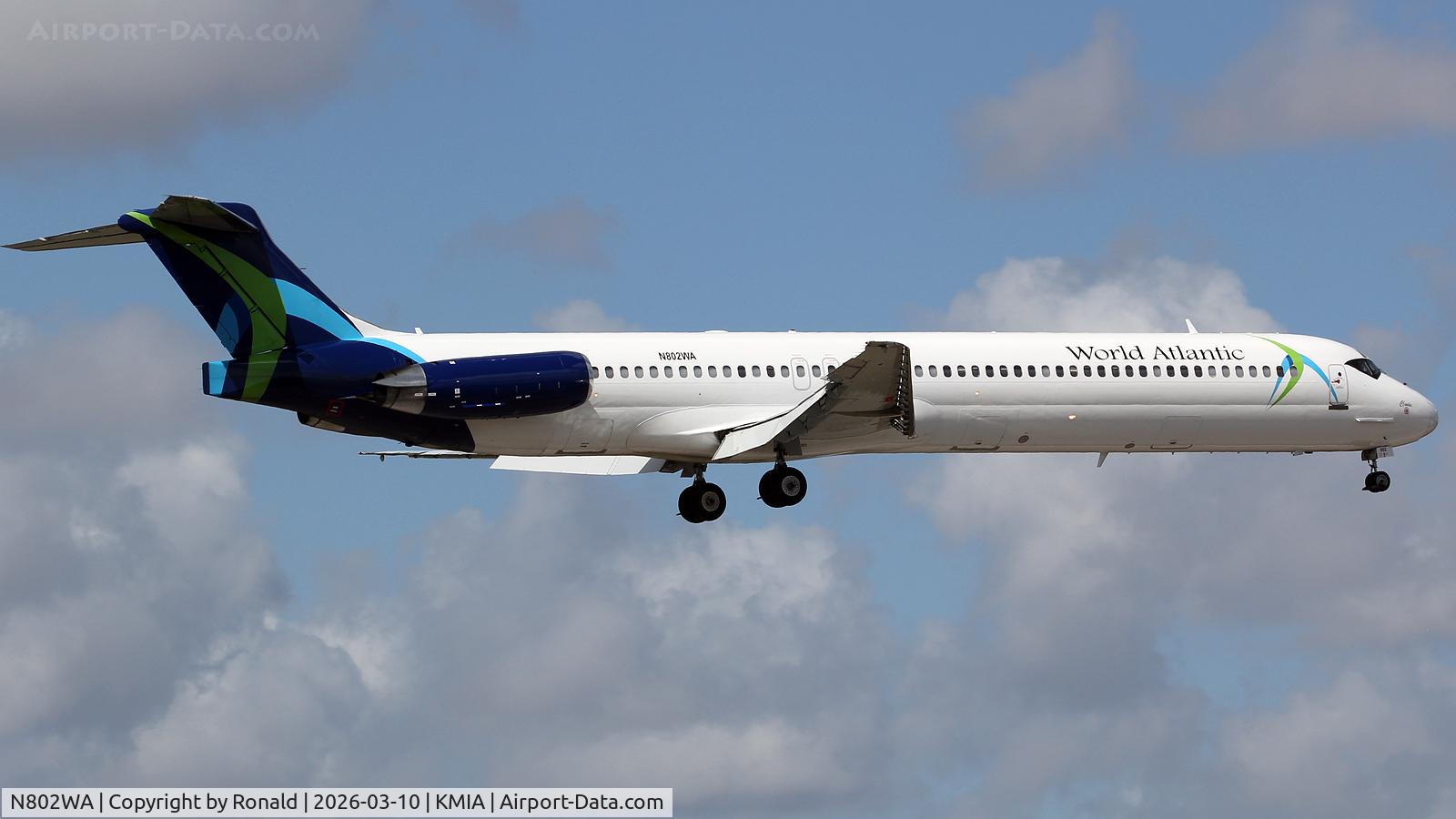 Aircraft N802WA, 1990 McDonnell Douglas MD-83 (DC-9-83), c/n 53052 l/n 1731, at mia, at KMIA, photo by Ronald