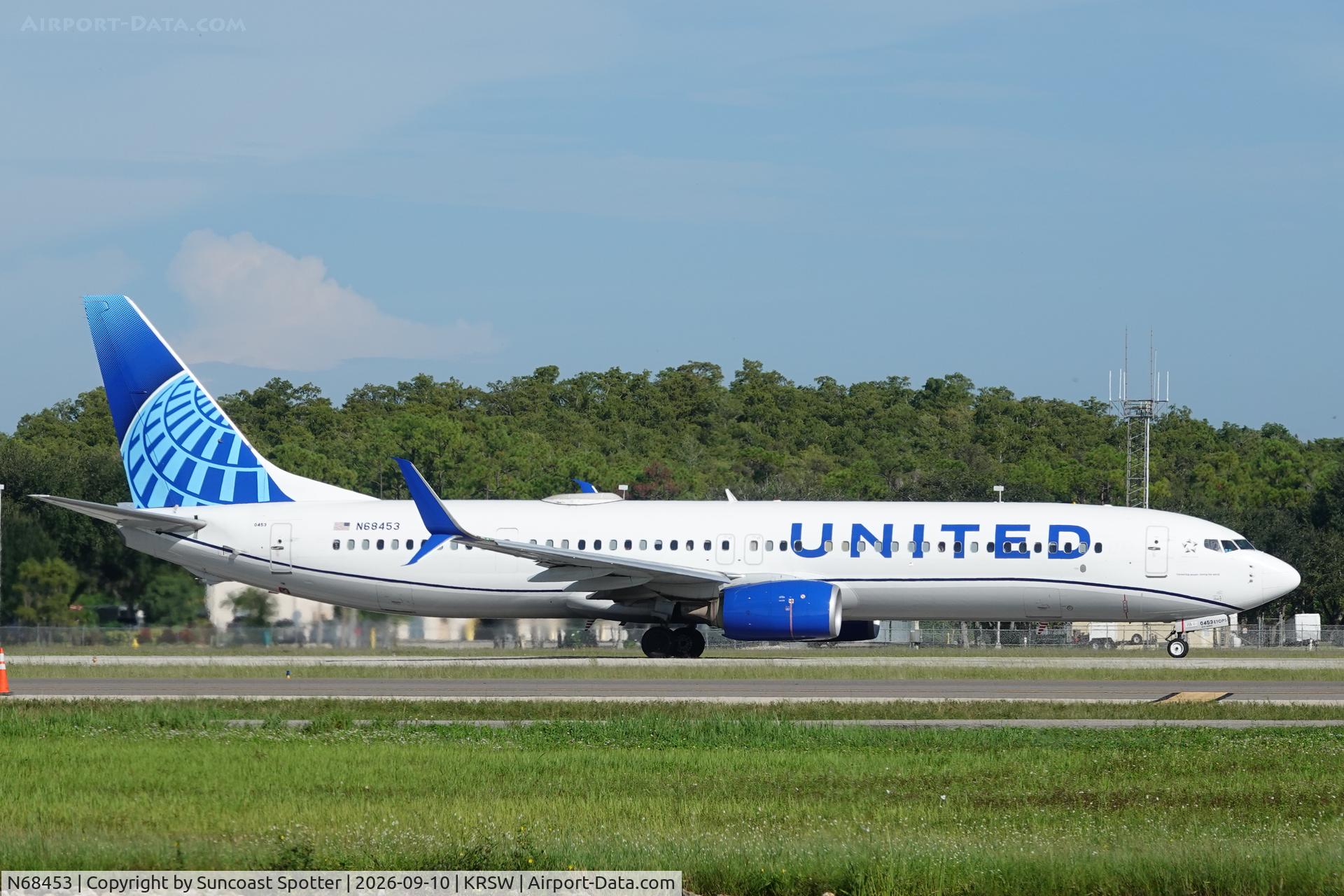 Aircraft N68453, 2012 Boeing 737-924/ER, c/n 41742, United 2347 departs Southwest Florida International Airport enroute to Chicago-O’Hare International Airport, at KRSW, photo by Suncoast Spotter