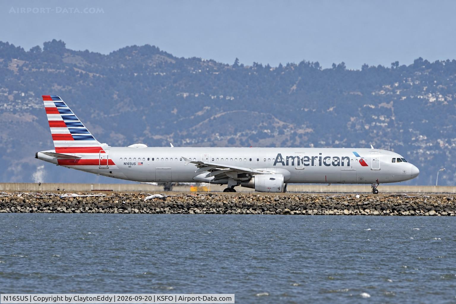 Aircraft N165US, 2001 Airbus A321-211, c/n 1431, SFO 2026, at KSFO, photo by ClaytonEddy