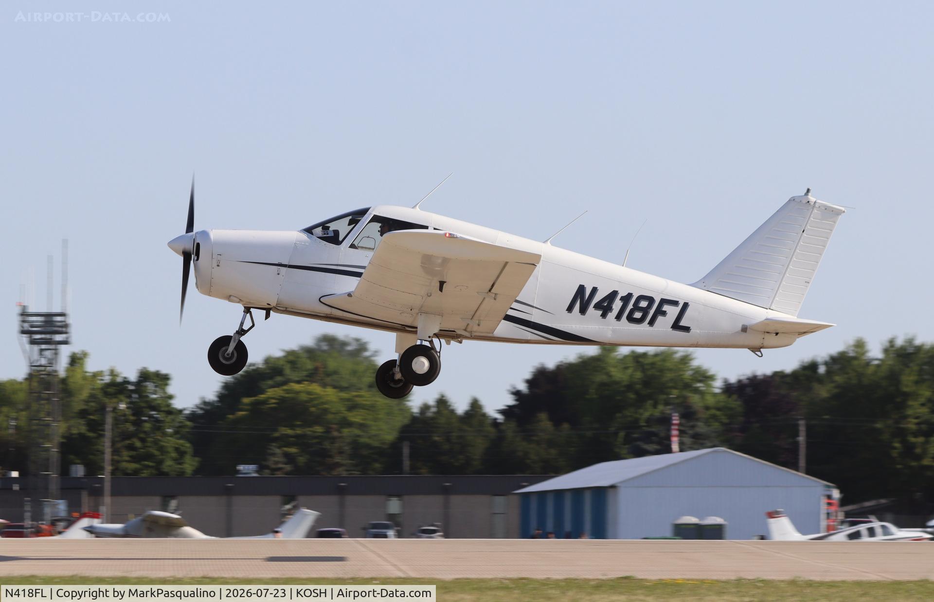 Aircraft N418FL, 1971 Piper PA-28-140, c/n 28-7125197, Piper PA-28-140, at KOSH, photo by MarkPasqualino