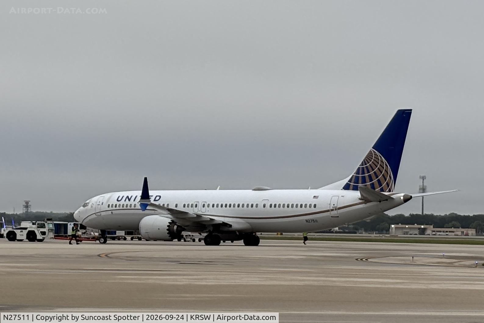 Aircraft N27511, 2018 Boeing 737-9 MAX, c/n 64493, United Boeing 737 Max 9 pushes back at RSW, at KRSW, photo by Suncoast Spotter
