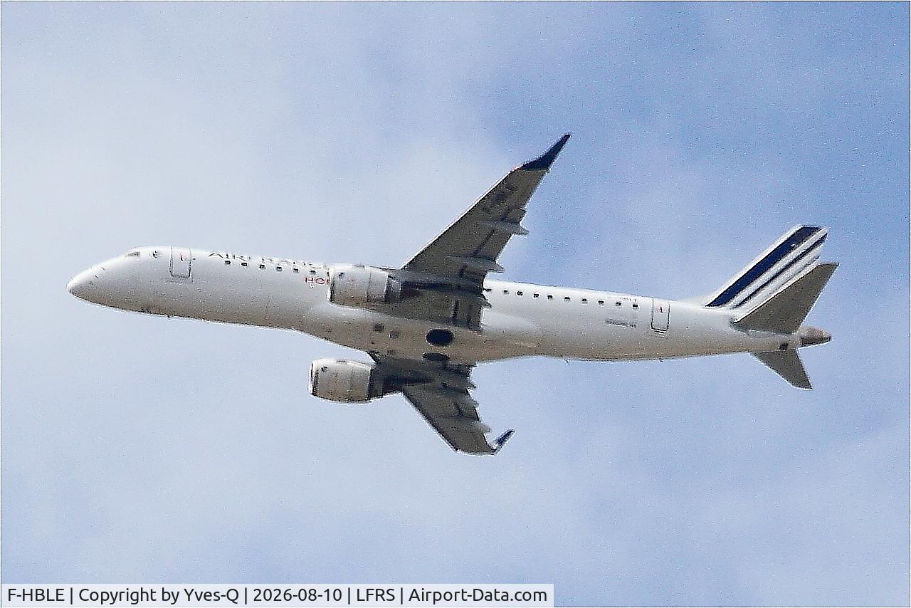 Aircraft F-HBLE, 2007 Embraer 190LR (ERJ-190-100LR), c/n 19000123, Embraer 190LR, long approach rwy 21, Nantes-Atlantique airport (LFRS-NTE), at LFRS, photo by Yves-Q