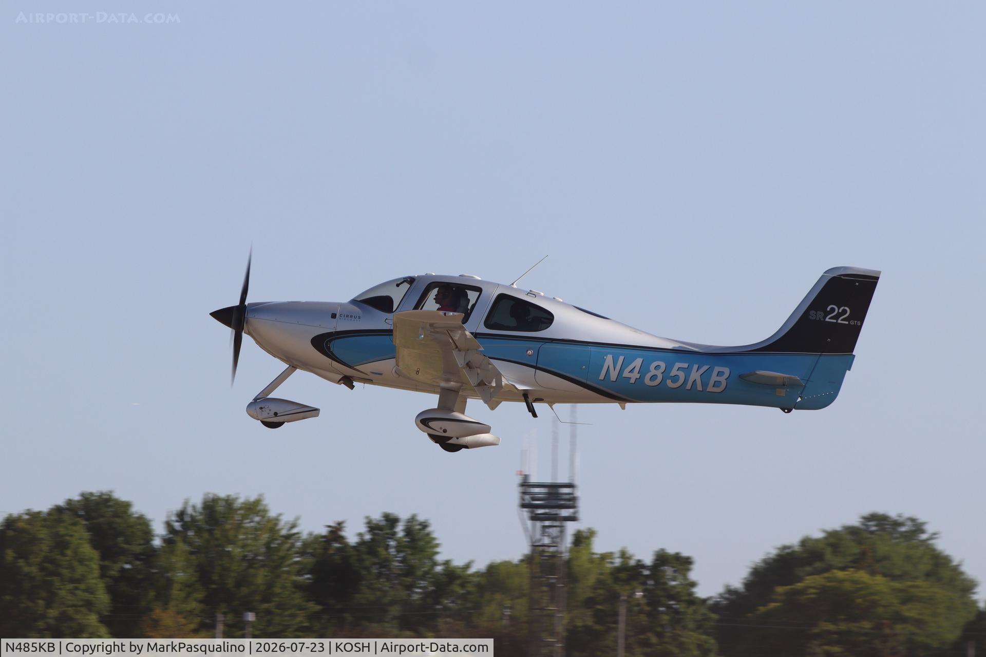 Aircraft N485KB, 2006 Cirrus SR22, c/n 2123, Cirrus SR22, at KOSH, photo by MarkPasqualino