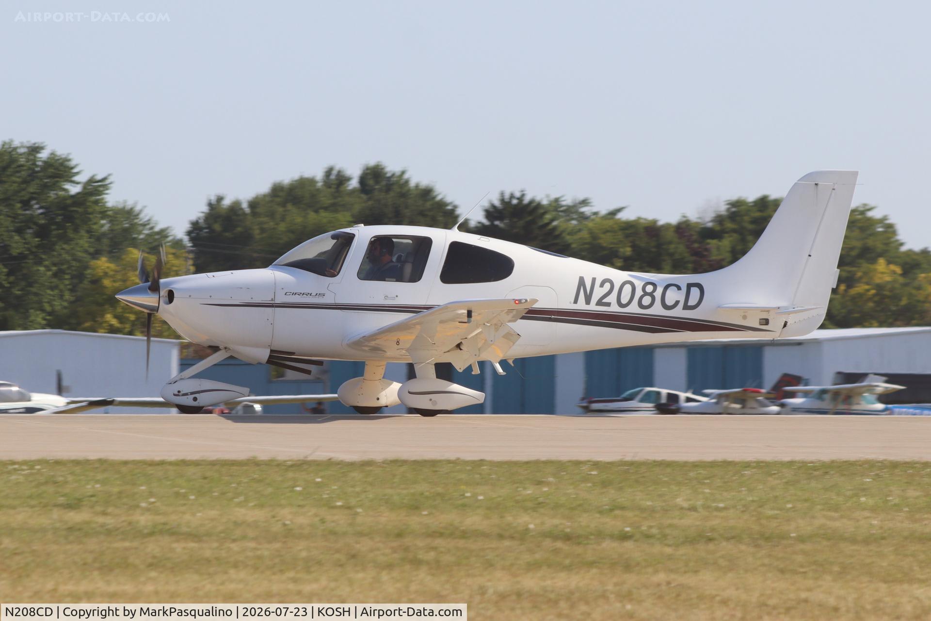 Aircraft N208CD, 2000 Cirrus SR20, c/n 1074, Cirrus SR20, at KOSH, photo by MarkPasqualino