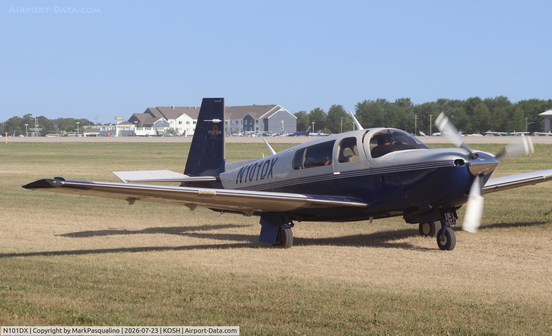 Aircraft N101DX, 2000 Mooney M20R Ovation, c/n 29-0221, Mooney M20R, at KOSH, photo by MarkPasqualino