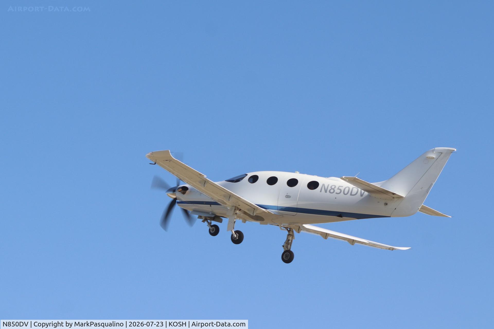 Aircraft N850DV, 2011 AIR Epic LT, c/n 031, Epic LT, at KOSH, photo by MarkPasqualino