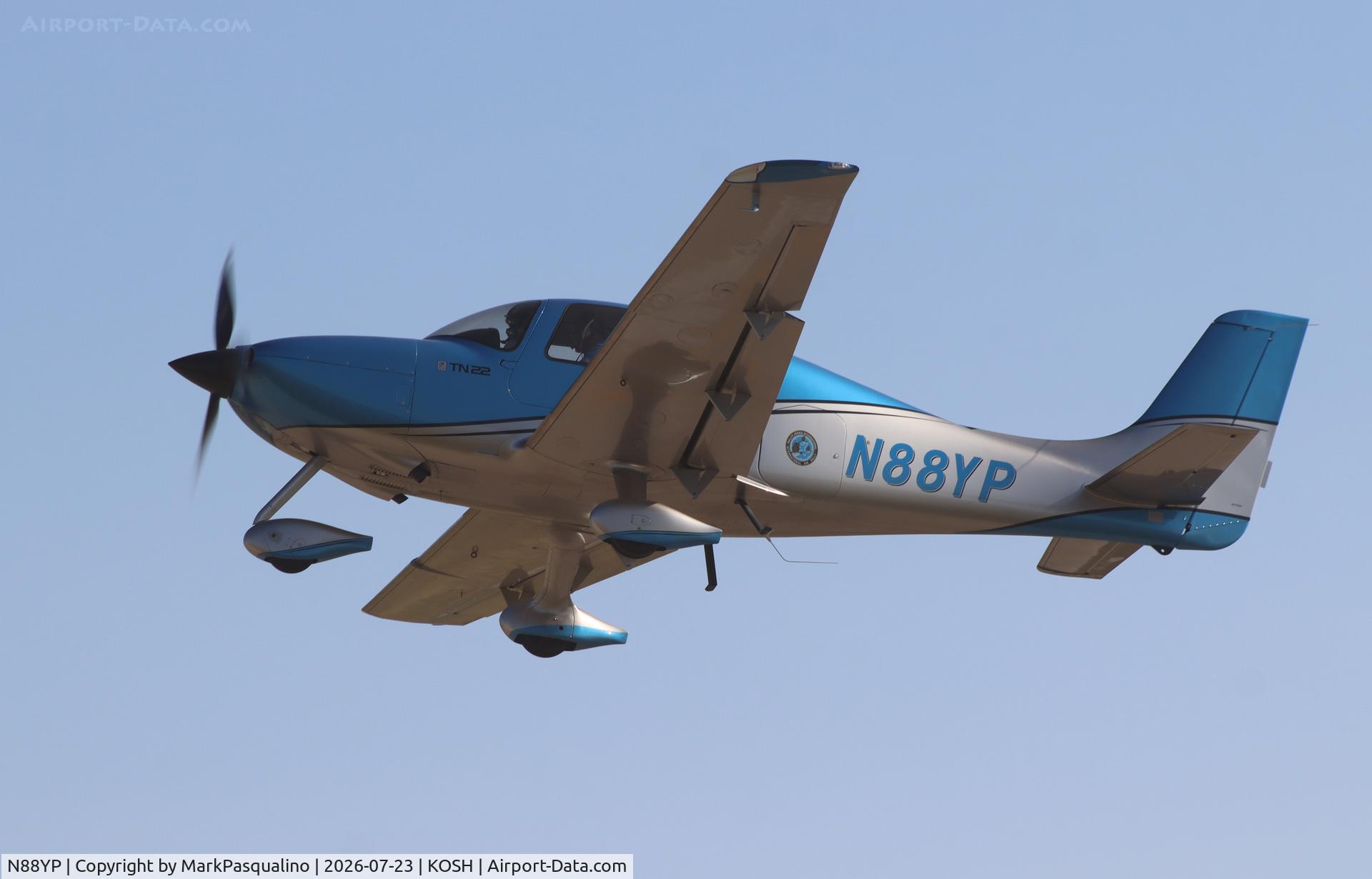 Aircraft N88YP, 2007 Cirrus SR22 G3 GTSX Turbo, c/n 2584, Cirrus SR22 G3 GTSX, at KOSH, photo by MarkPasqualino
