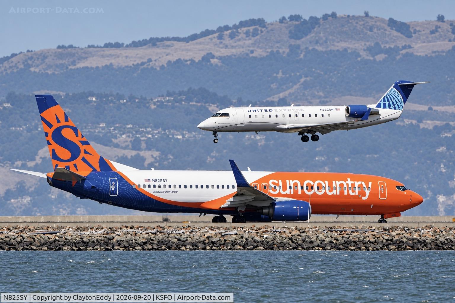 Aircraft N825SY, 2006 Boeing 737-8F2, c/n 34410 l/n 1927, SFO 2026, at KSFO, photo by ClaytonEddy