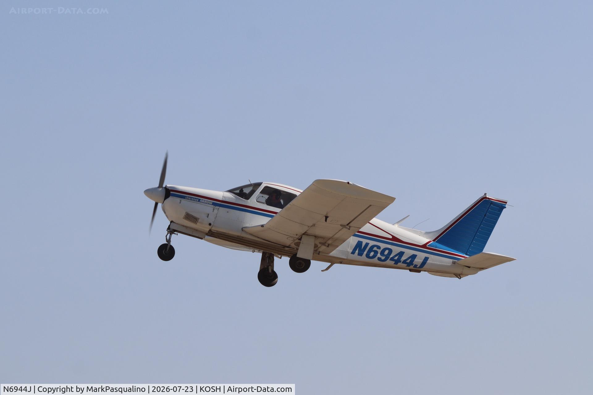 Aircraft N6944J, 1976 Piper PA-28R-200, c/n 28R-7635364, Piper PA-28R-200, at KOSH, photo by MarkPasqualino