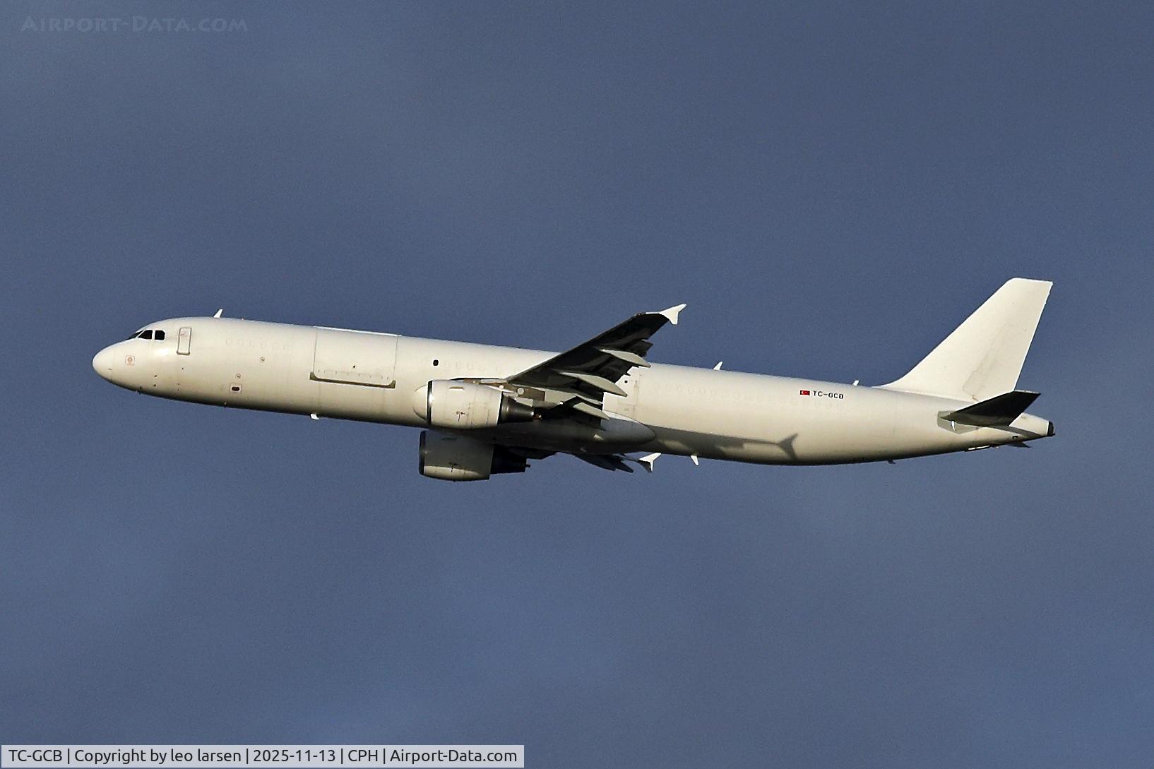 Aircraft TC-GCB, Airbus 321-200(F), c/n 1094, Copenhagen 13.11.2025, at CPH, photo by leo larsen