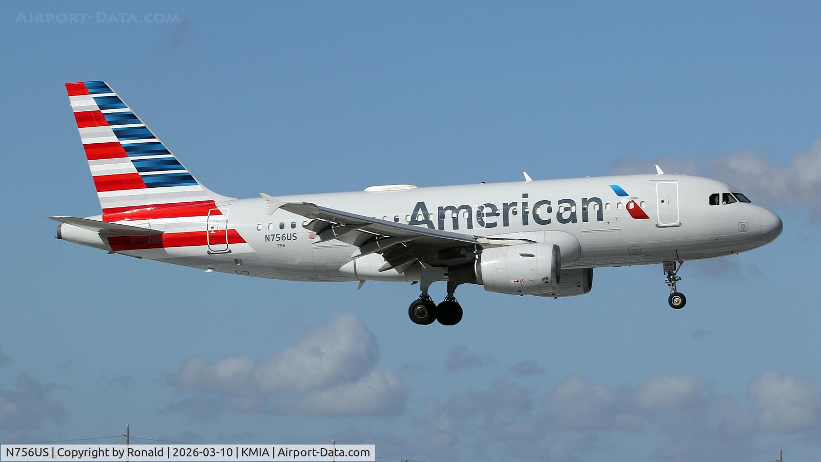 Aircraft N756US, 2000 Airbus A319-112, c/n 1340, at mia, at KMIA, photo by Ronald