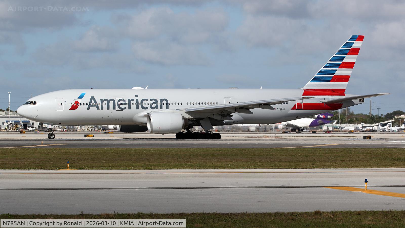 Aircraft N785AN, 2000 Boeing 777-223/ER, c/n 30005, at mia, at KMIA, photo by Ronald