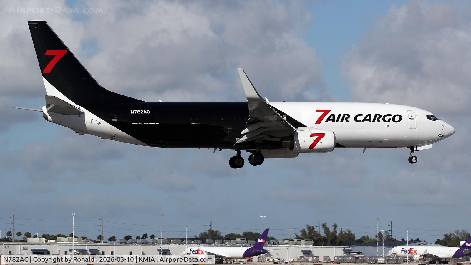 Aircraft N782AC, 2006 Boeing 737-85R, c/n 34799 l/n 2044, at mia, at KMIA, photo by Ronald