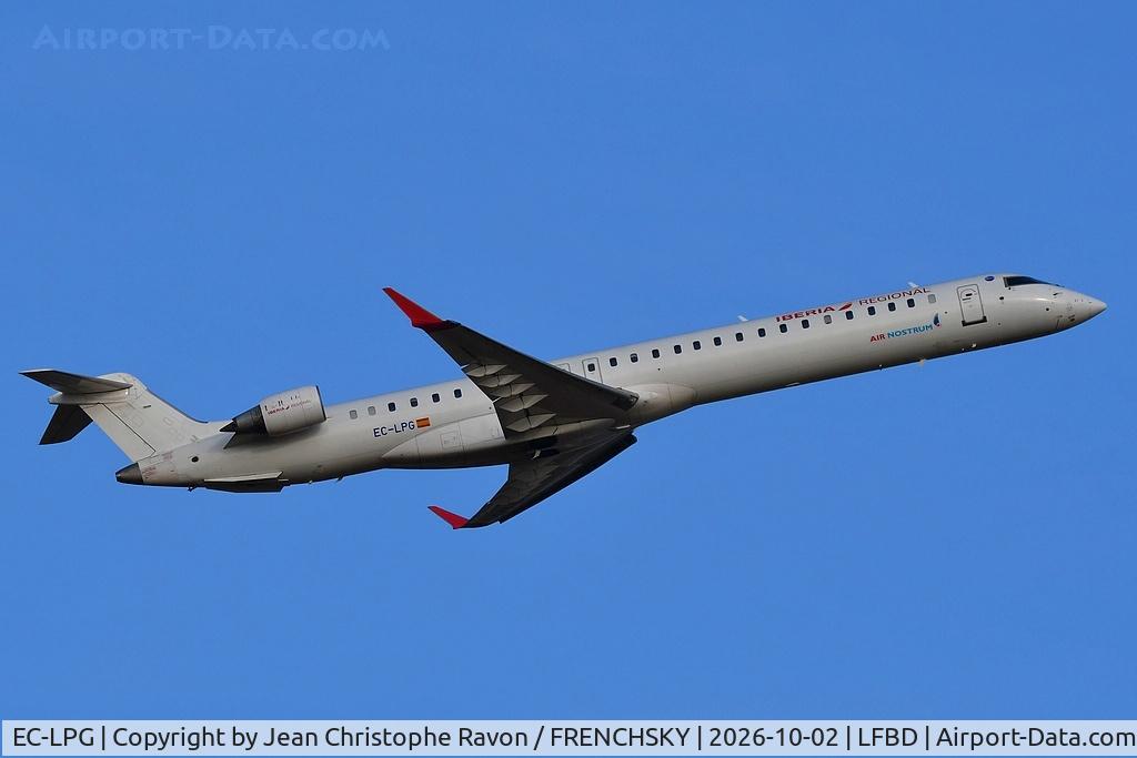 Aircraft EC-LPG, 2011 Bombardier CRJ-1000ER NG (CL-600-2E25), c/n 19021, Bordeaux (BOD) Madrid (MAD) IB1200, at LFBD, photo by Jean Christophe Ravon / FRENCHSKY
