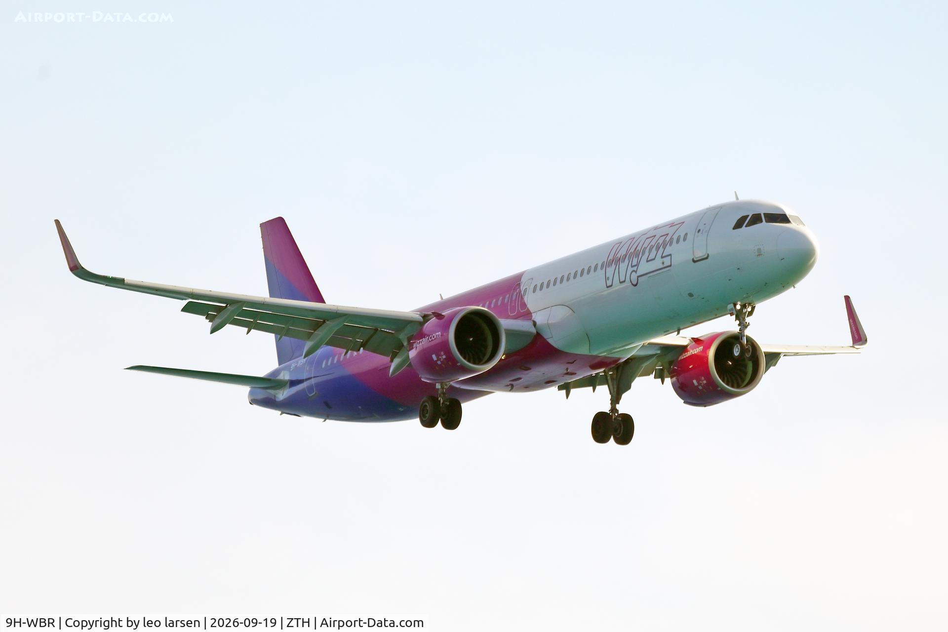 Aircraft 9H-WBR, 2021 Airbus A321-271NX, c/n 10522, Zakynthos 19.9.2026, at ZTH, photo by leo larsen