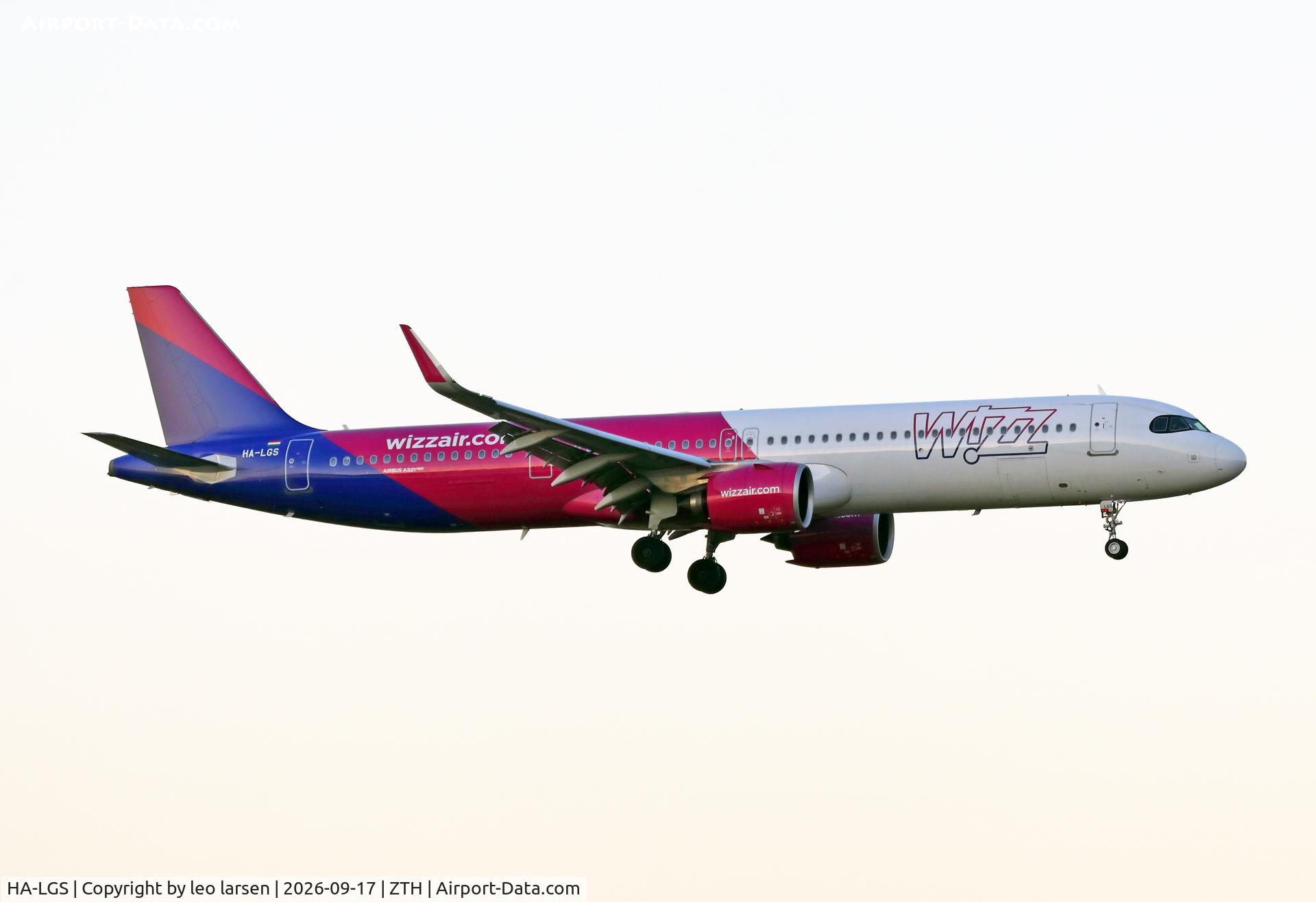 Aircraft HA-LGS, 2025 Airbus A321-271NX, c/n 12568, Zakynthos 17.9.2026, at ZTH, photo by leo larsen