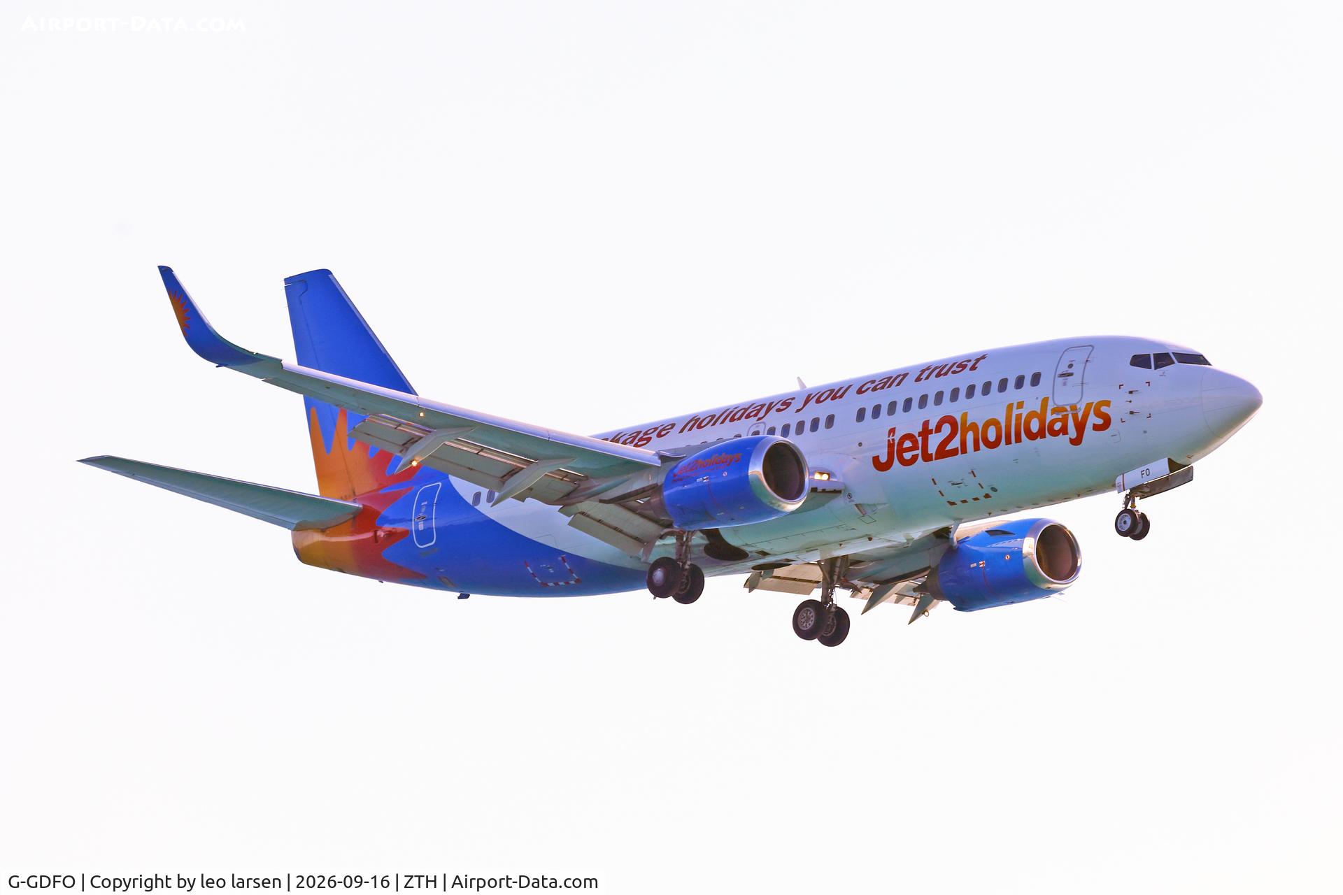 Aircraft G-GDFO, 1998 Boeing 737-3U3, c/n 28740 l/n 3003, Zakynthos 16.9.2026, at ZTH, photo by leo larsen