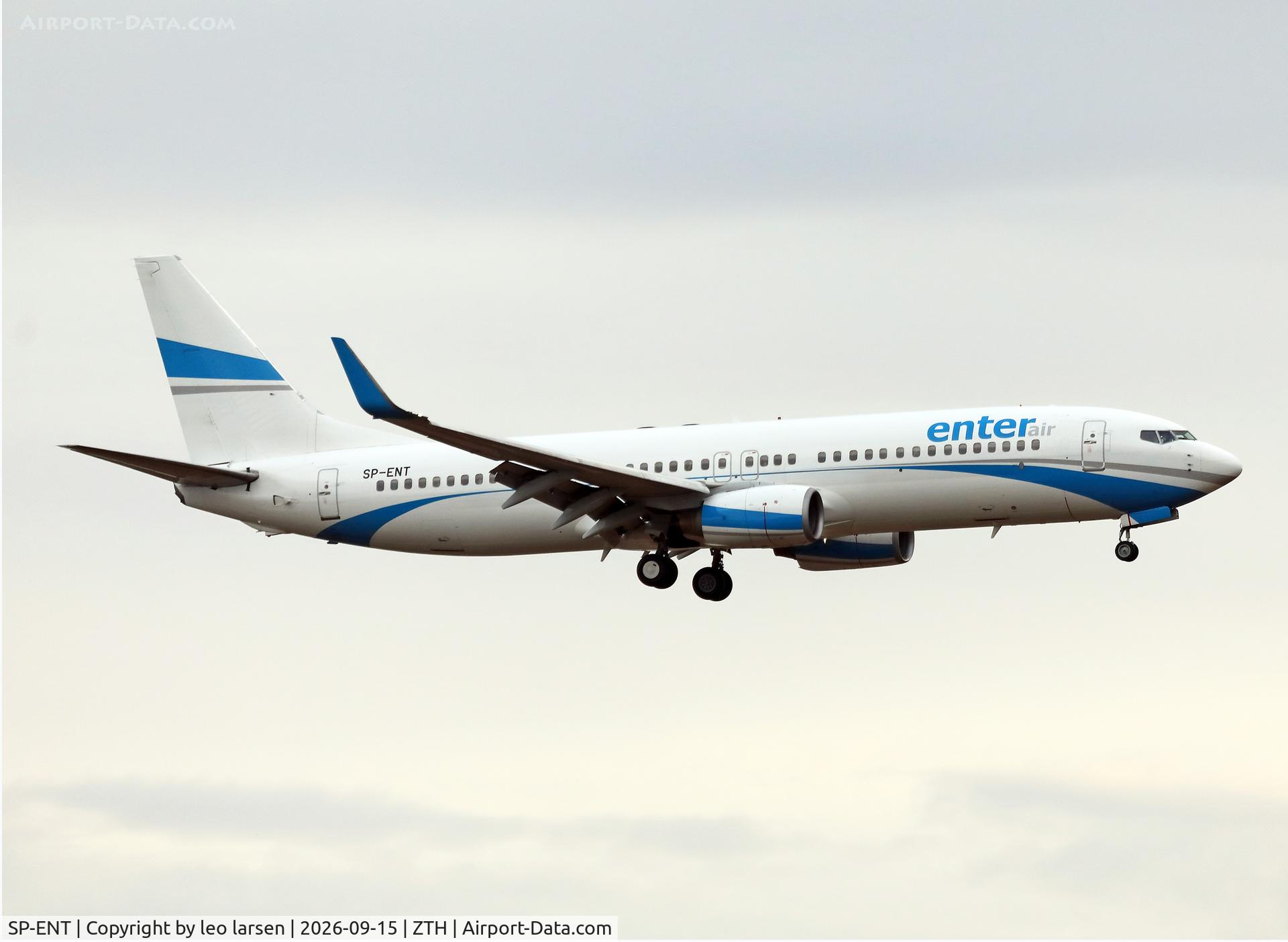 Aircraft SP-ENT, 2000 Boeing 737-8AS, c/n 29926 l/n 722, Zakynthos 15.9.2026, at ZTH, photo by leo larsen