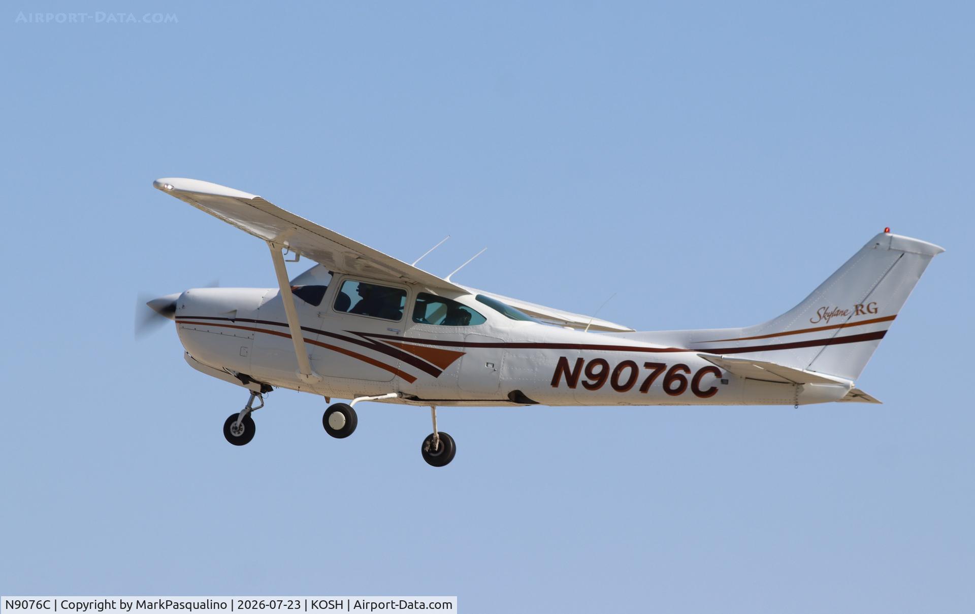 Aircraft N9076C, 1978 Cessna R182 Skylane RG, c/n R18200387, Cessna R182, at KOSH, photo by MarkPasqualino