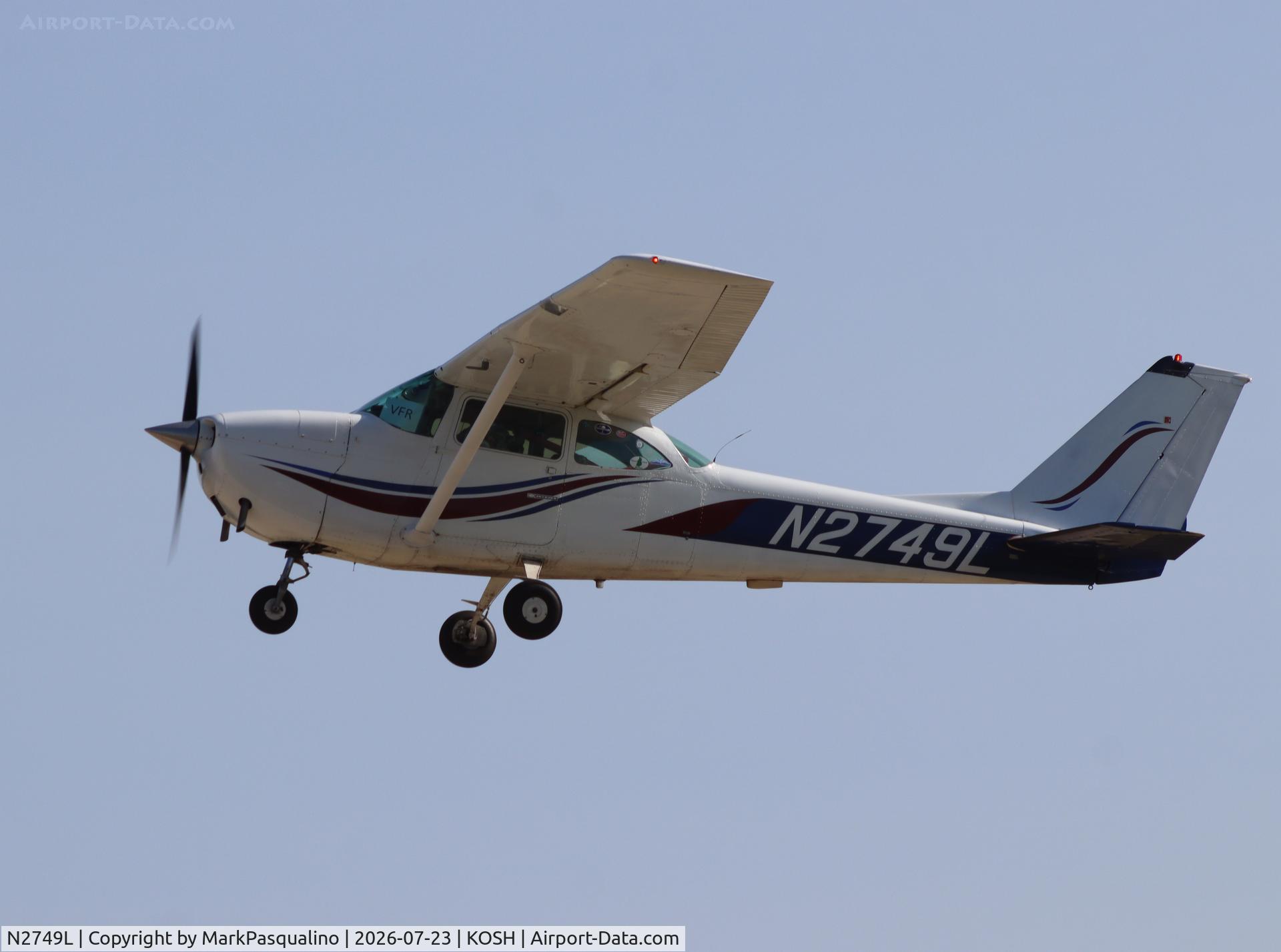 Aircraft N2749L, 1967 Cessna 172H, c/n 17255949, Cessna 172H, at KOSH, photo by MarkPasqualino