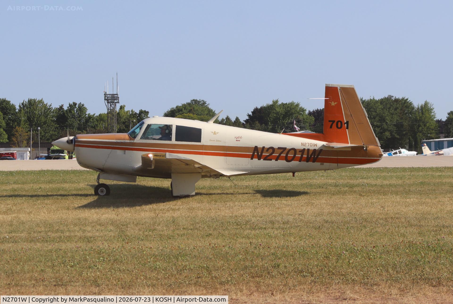 Aircraft N2701W, 1966 Mooney M20E, c/n 1016, Mooney M20E, at KOSH, photo by MarkPasqualino