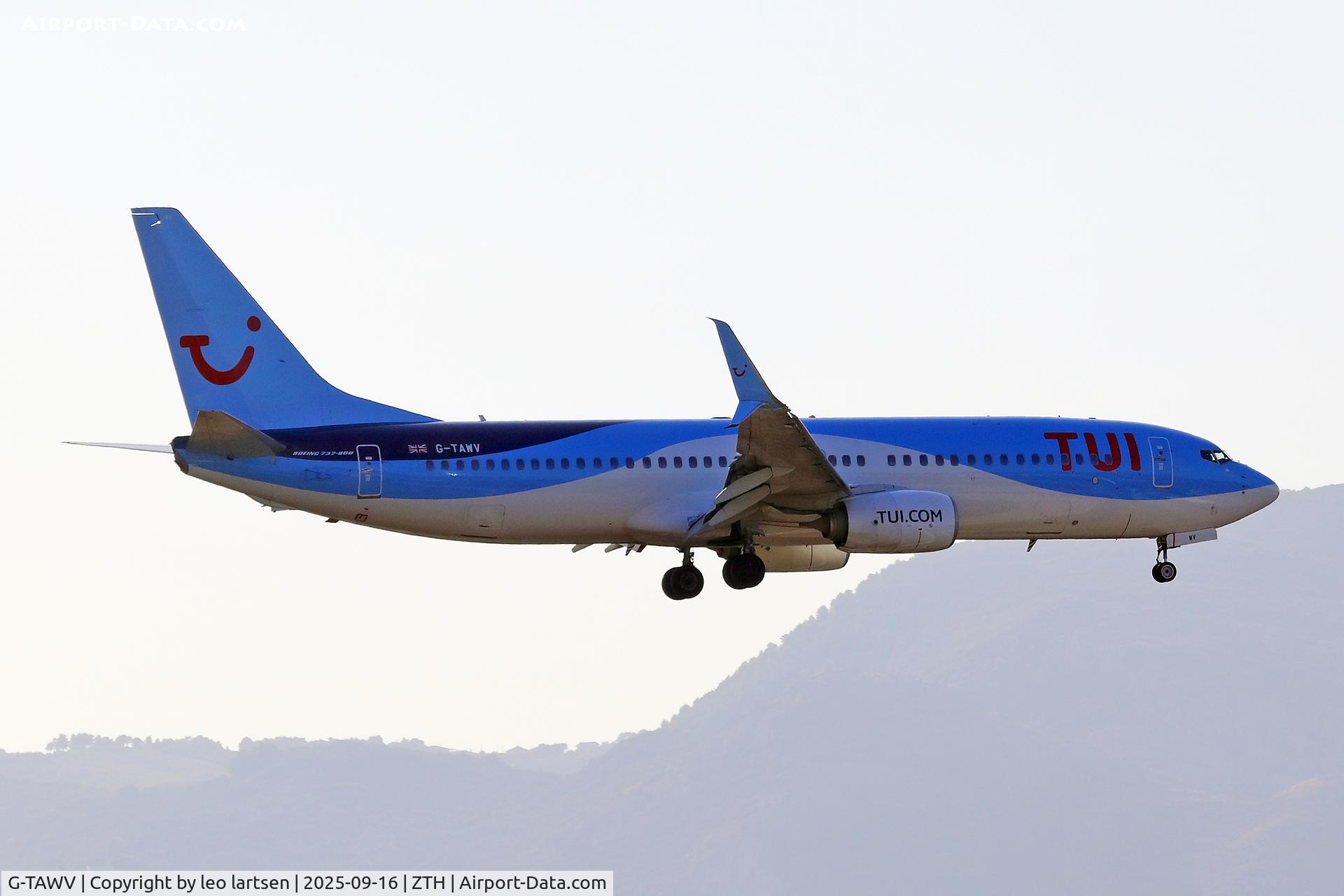 Aircraft G-TAWV, 2015 Boeing 737-8K5, c/n 41662 l/n 5340, Zakynthos 16.9.2026, at ZTH, photo by leo lartsen