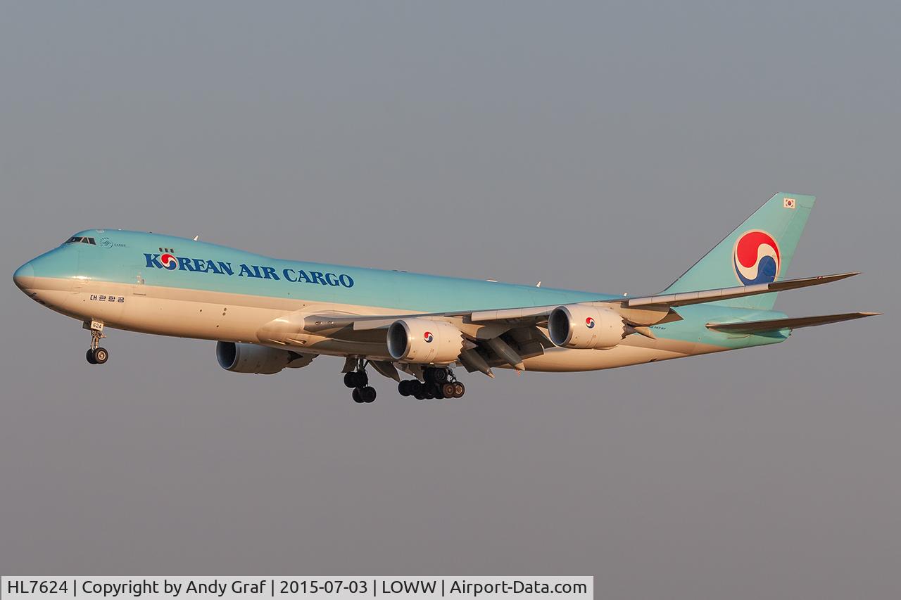Aircraft HL7624, 2013 Boeing 747-8B5F, c/n 37656 l/n 1488, Korean Air 747-8, at LOWW, photo by Andy Graf